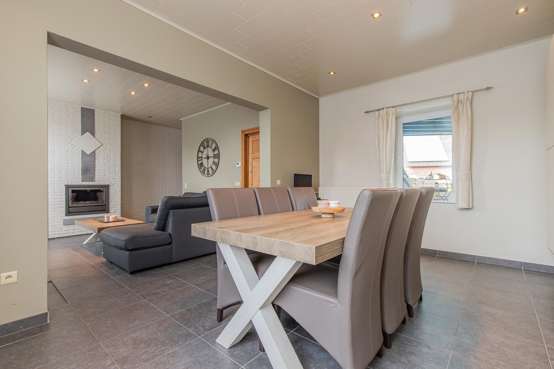 BORSBEKE - Gerenoveerde woning met garage en tuin. foto 2