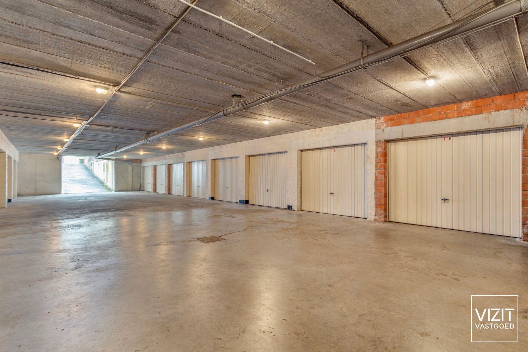 Garagebox in ondergrondse parking te Centrum Ninove foto {{pictureIndex}}