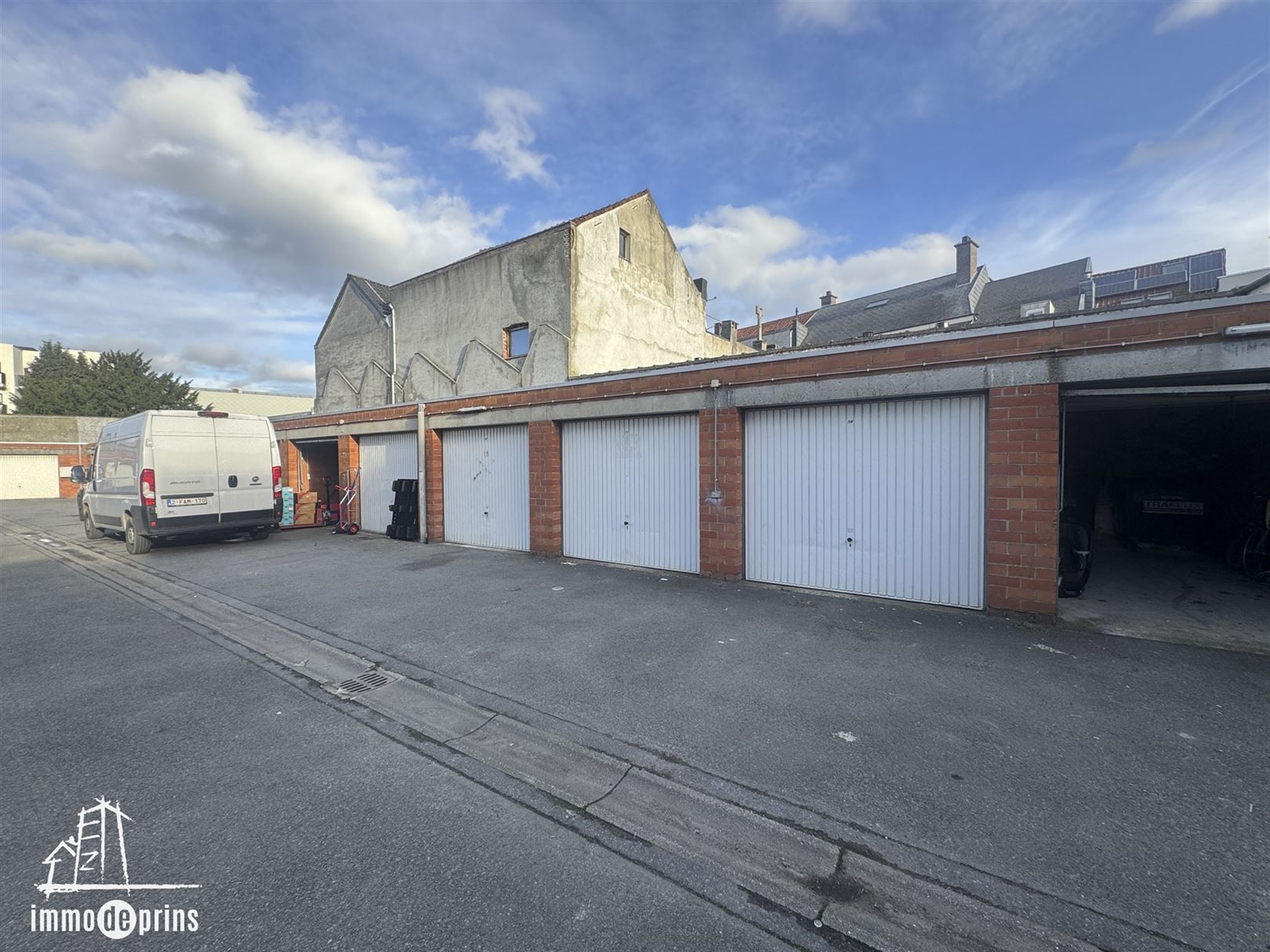 12 Garages opbrengsteigendom foto 3