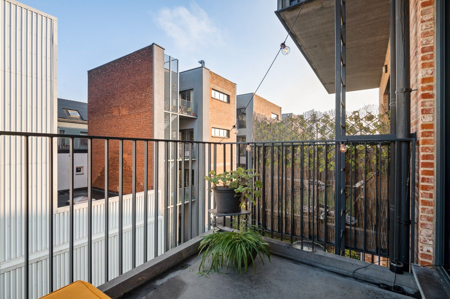 Recent appartement met 2 slaapkamers en terras te Borgerhout! foto 10