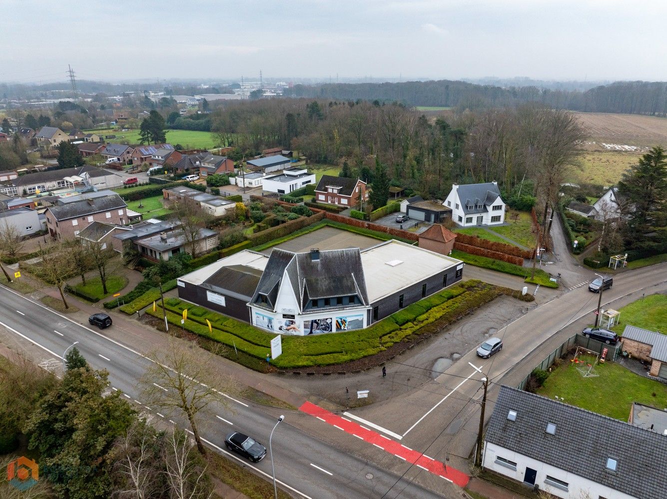 Handelspand op toplocatie met grote visibiliteit en veelzijdige mogelijkheden (1030m2) foto 4