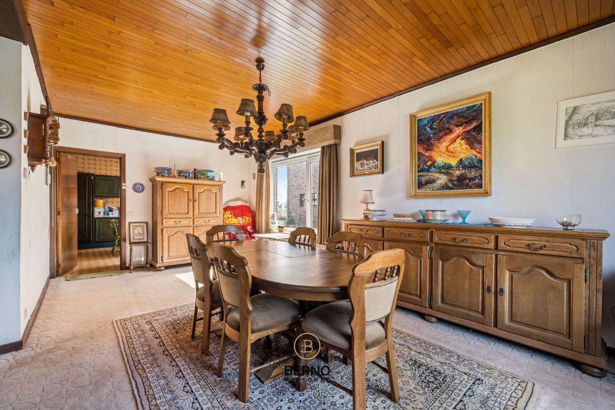 Fantastisch gelegen bungalow met ruime zolder foto 2