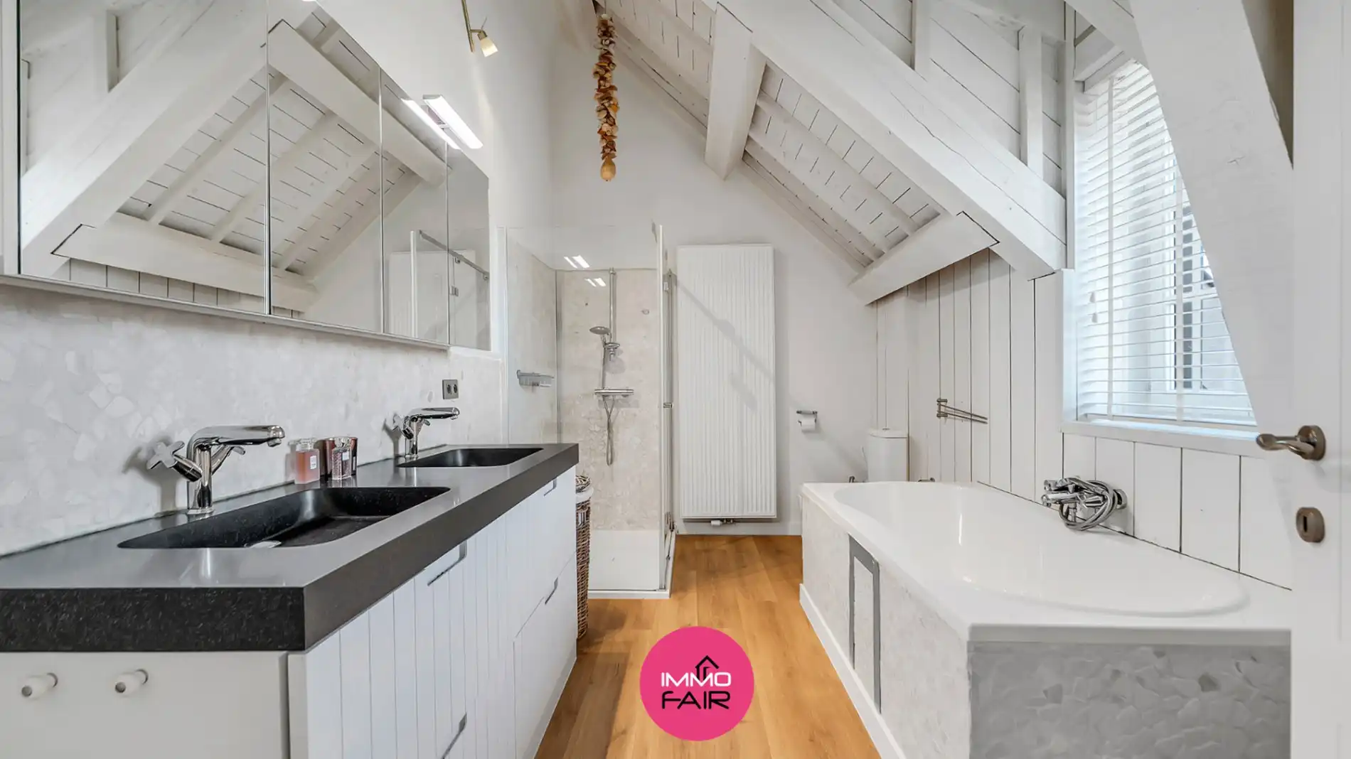 Unieke villa met zwembad en aansluitende weide  foto 12