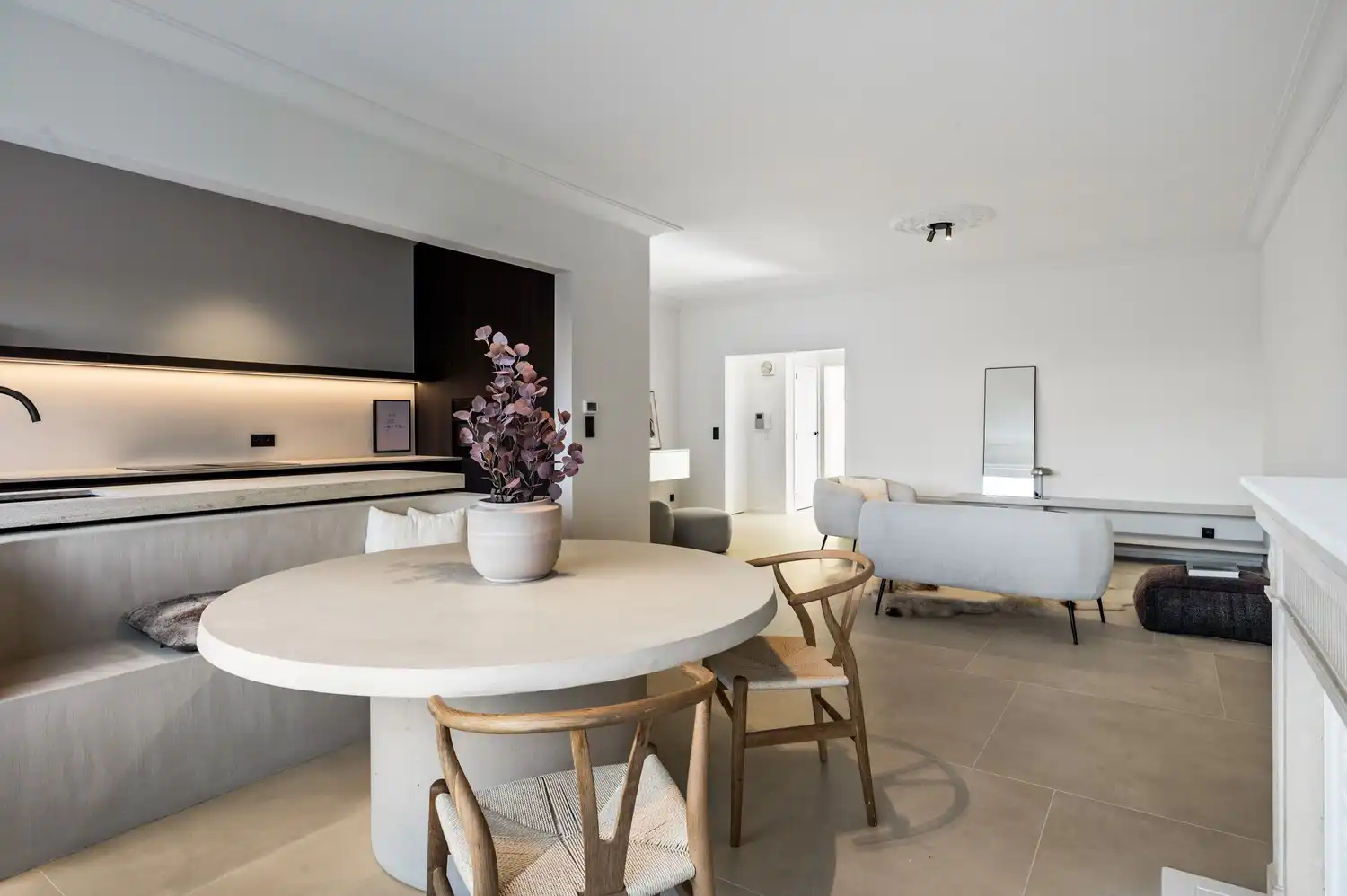 Luxueus gerenoveerd 3-slaapkamer appartement op toplocatie in Lier foto 7