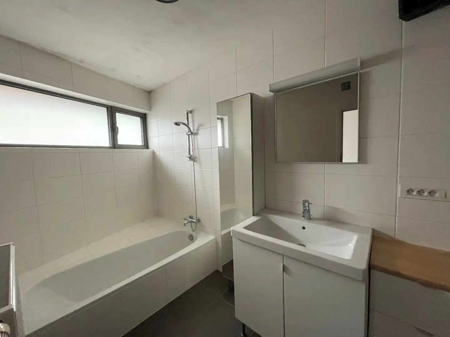 Ruime  woning met 4 slaapkamers en terras in centrum Tielt foto 15