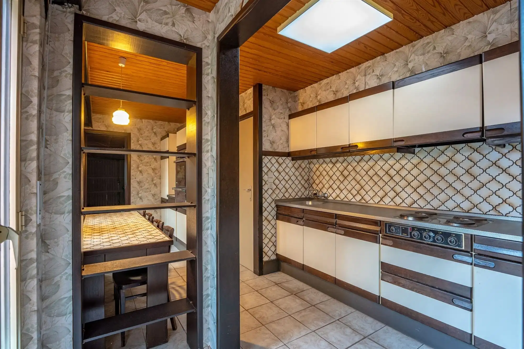 Op te frissen half-open gezinswoning met 3 slaapkamers en een ruime zolder foto 5
