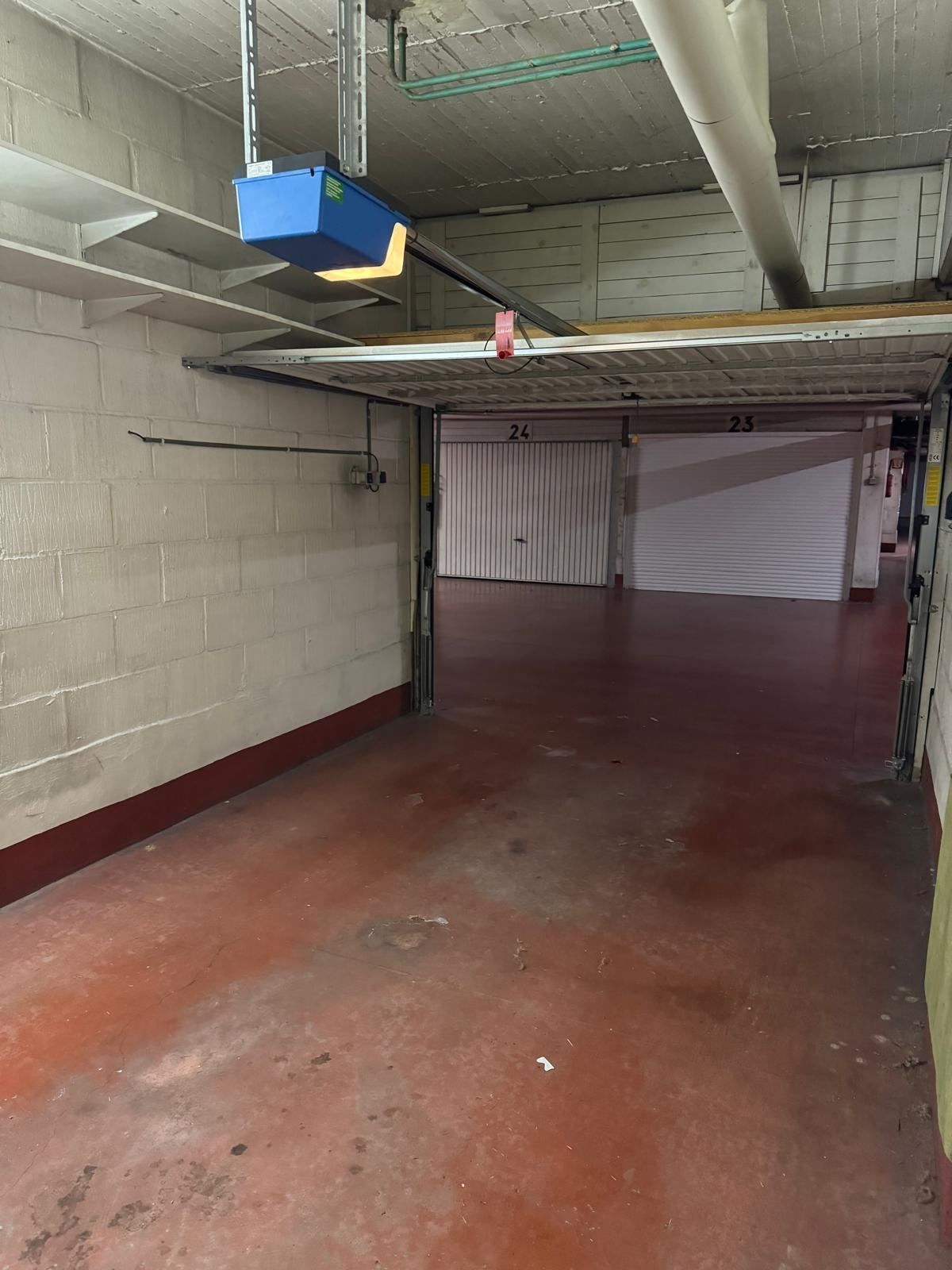 afgesloten garagebox foto 3