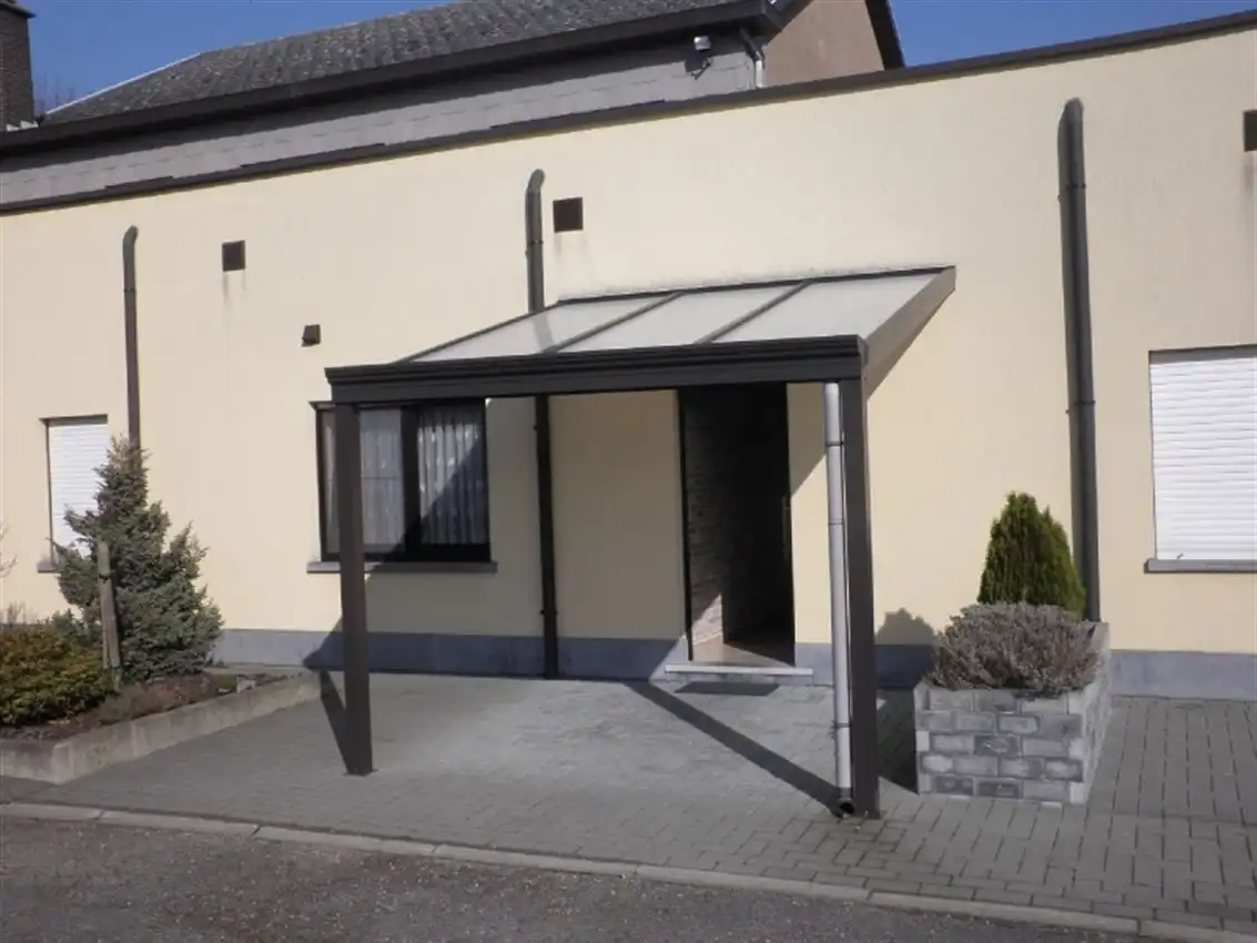 Verzorgd gelijkvloers app. met 2 slpk., terras en garage foto 20