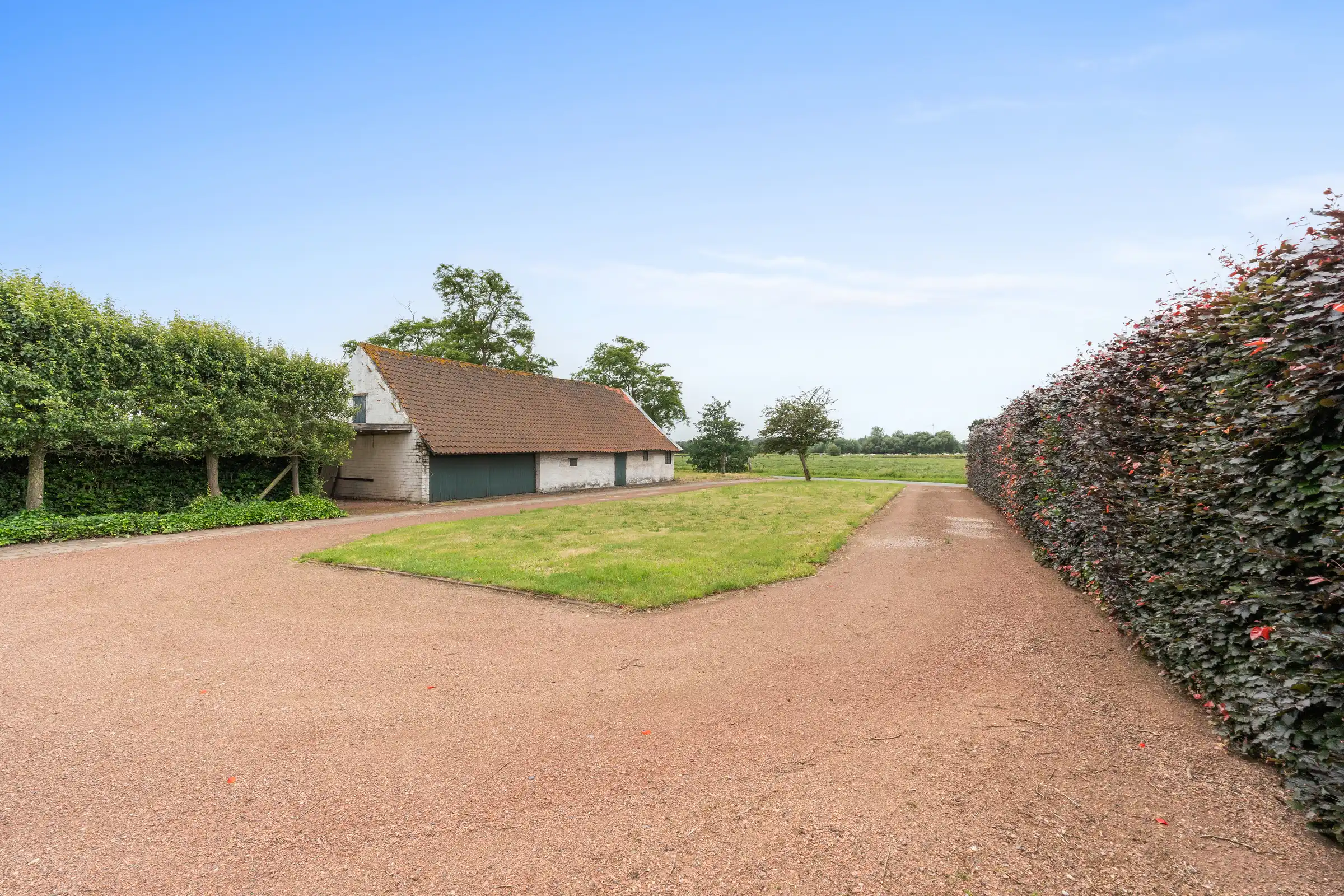 Unieke landwoning met schuur te koop op 6.810m² foto 11