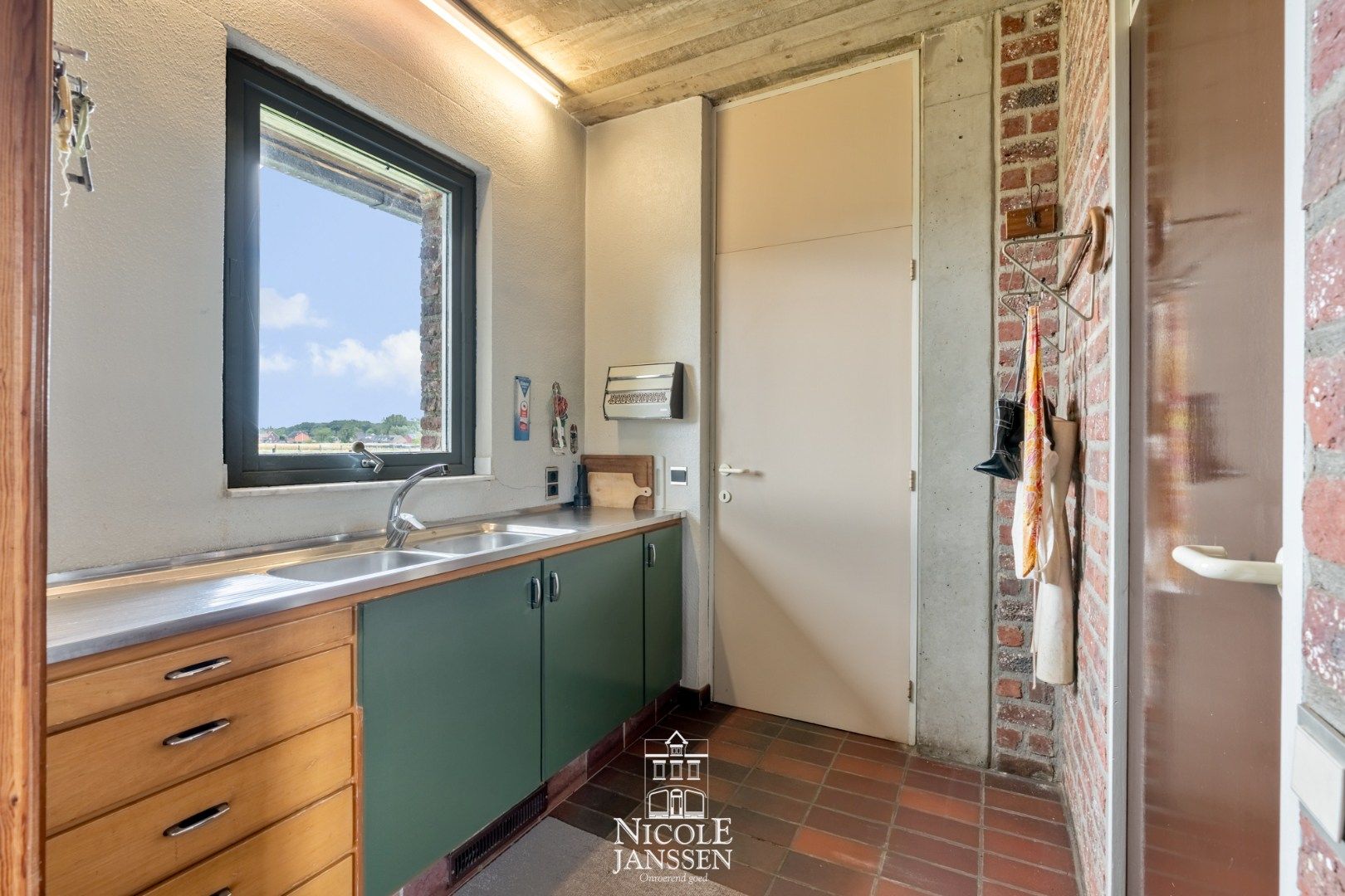 Unieke eigendom met landhuis en authentieke molen op een royaal perceel foto 14