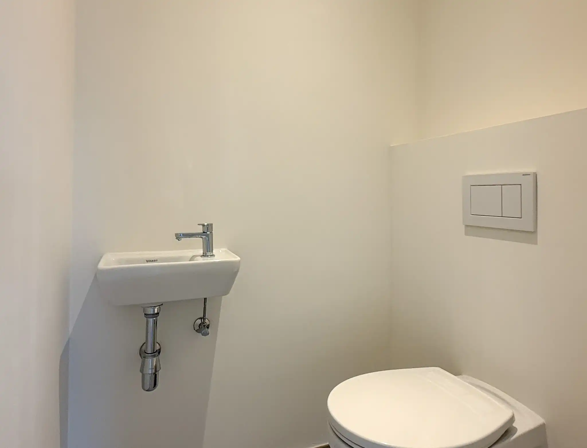 Lichtrijk nieuwbouwappartement met twee slaapkamers, terras en autostaanplaats foto 9