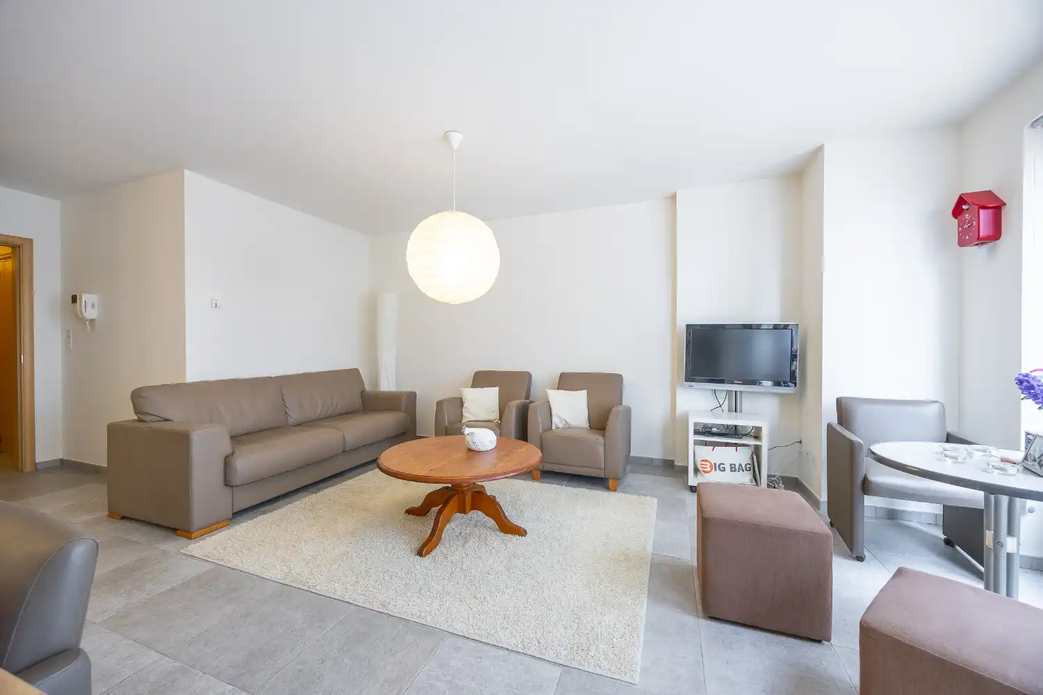 Ruim 2-slaapkamer appartement met zijdelings zeezicht foto 3