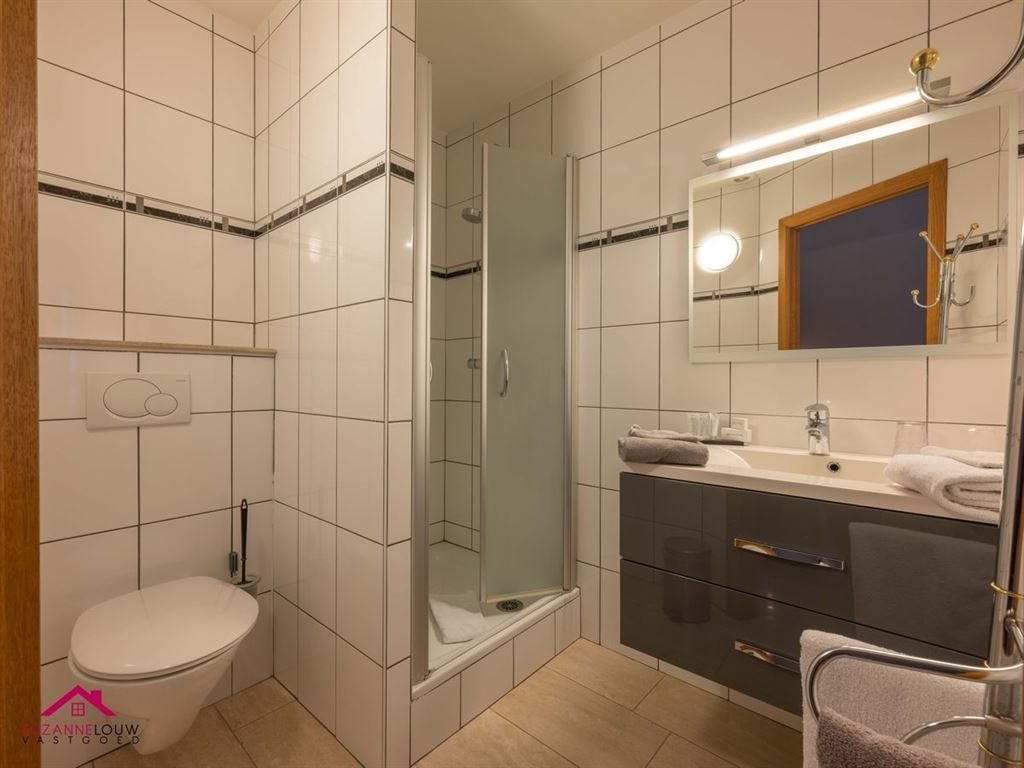 Vrijstaande villawoning / hotel met 8 slaapgelegenheden foto 35