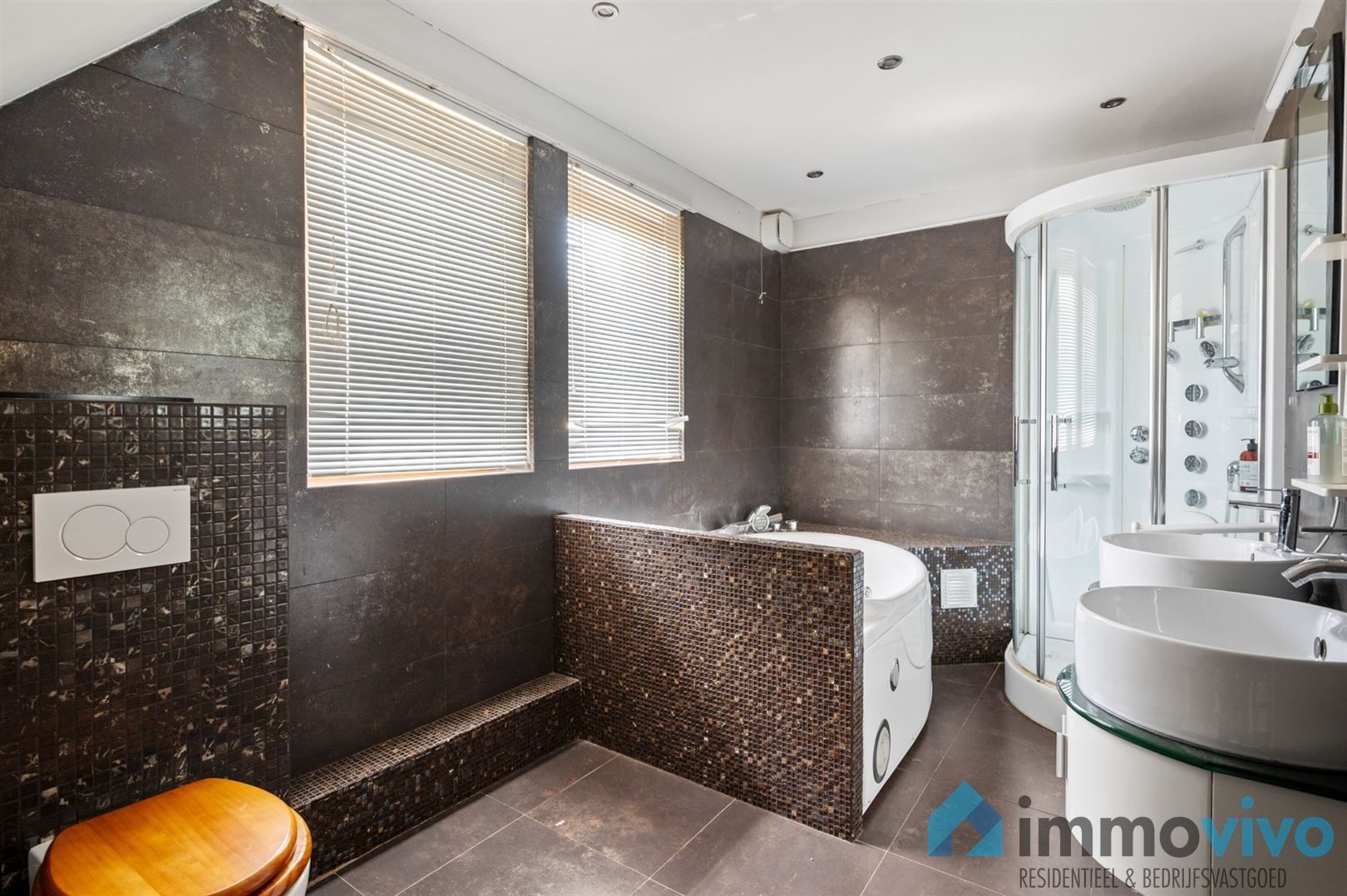 Karaktervolle rietgedekte villa op 1.120 m² met 5 slaapkamers en badkamers (475 m² bewoonbaar!) foto 20