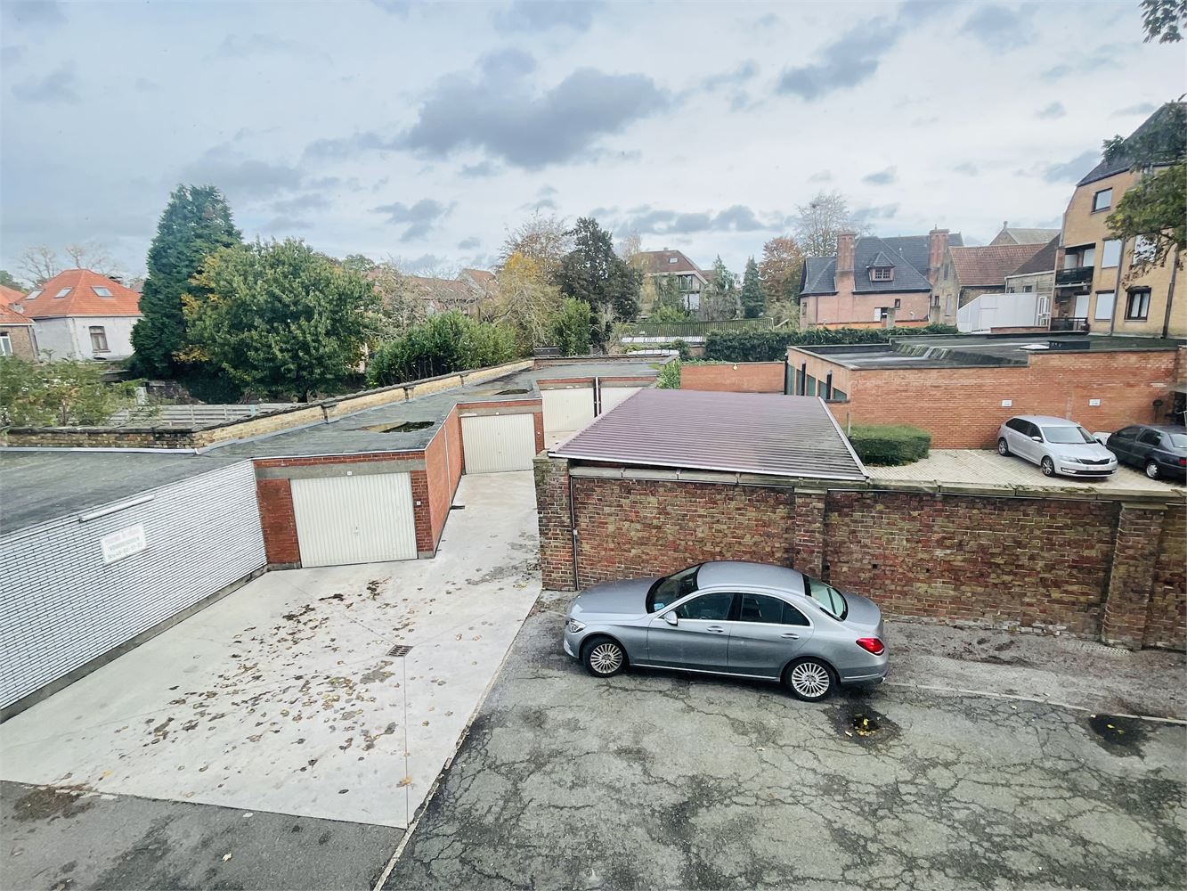 Vooraan Sint-Andries,LICHTRIJK te moderniseren HOEKAPPARTEMENT , 3 slpks + 3 zonnebalkons foto 16