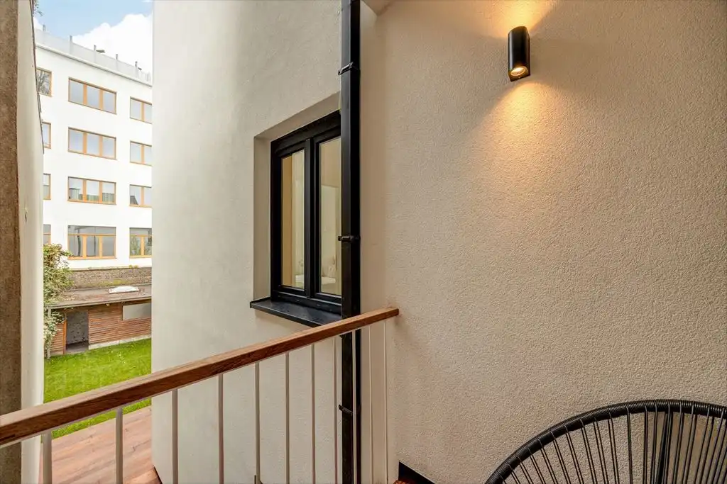 Gerenoveerd appartement met 2 slaapkamers foto 9