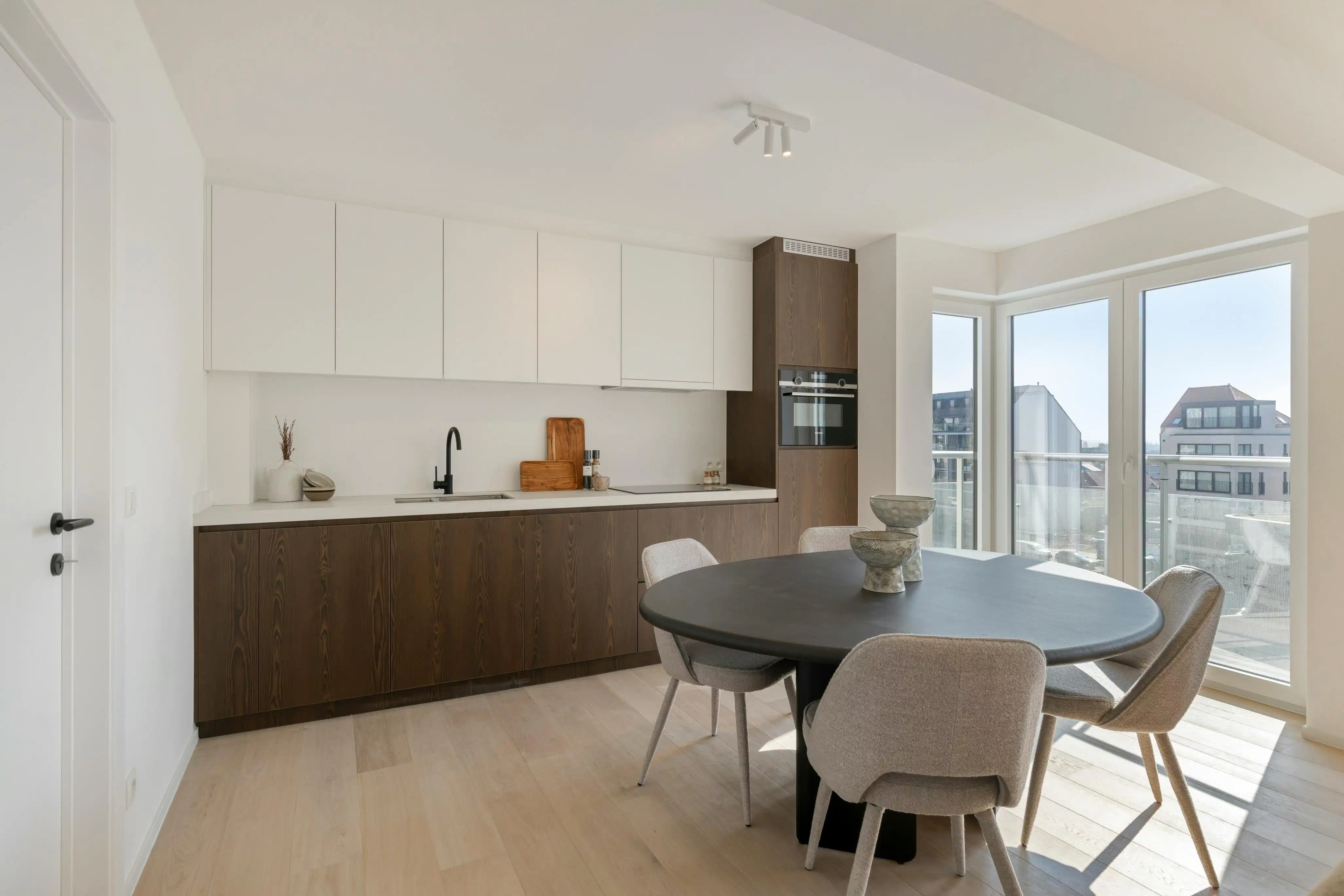 Gerenoveerd appartement met 2 slaapkamers te koop in Heist foto 5