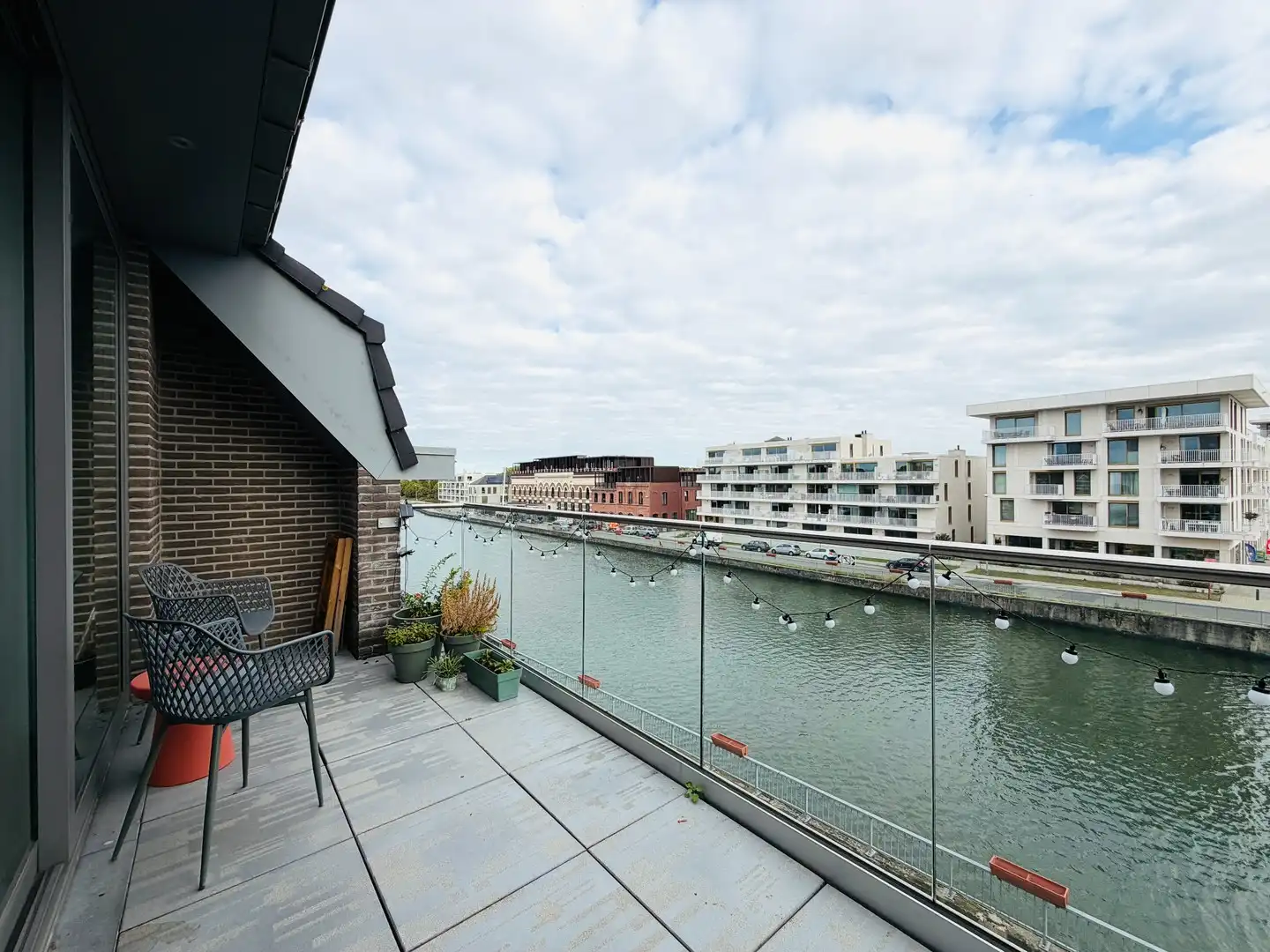 Prachtig wonen aan het water! foto 8