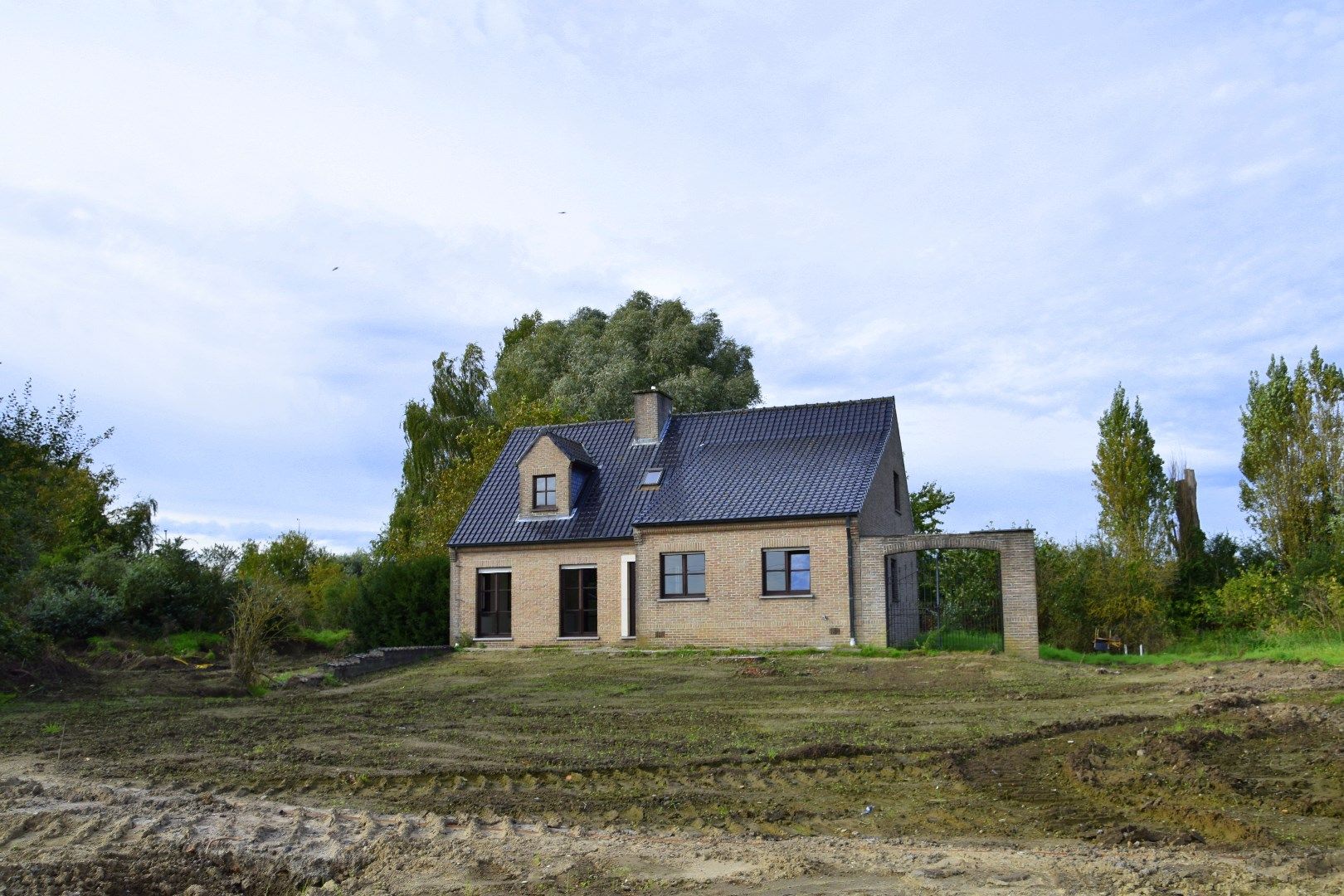 Hoofdfoto van de publicatie: Villa met 4 slaapkamers te koop in Kuurne op 3932 m²