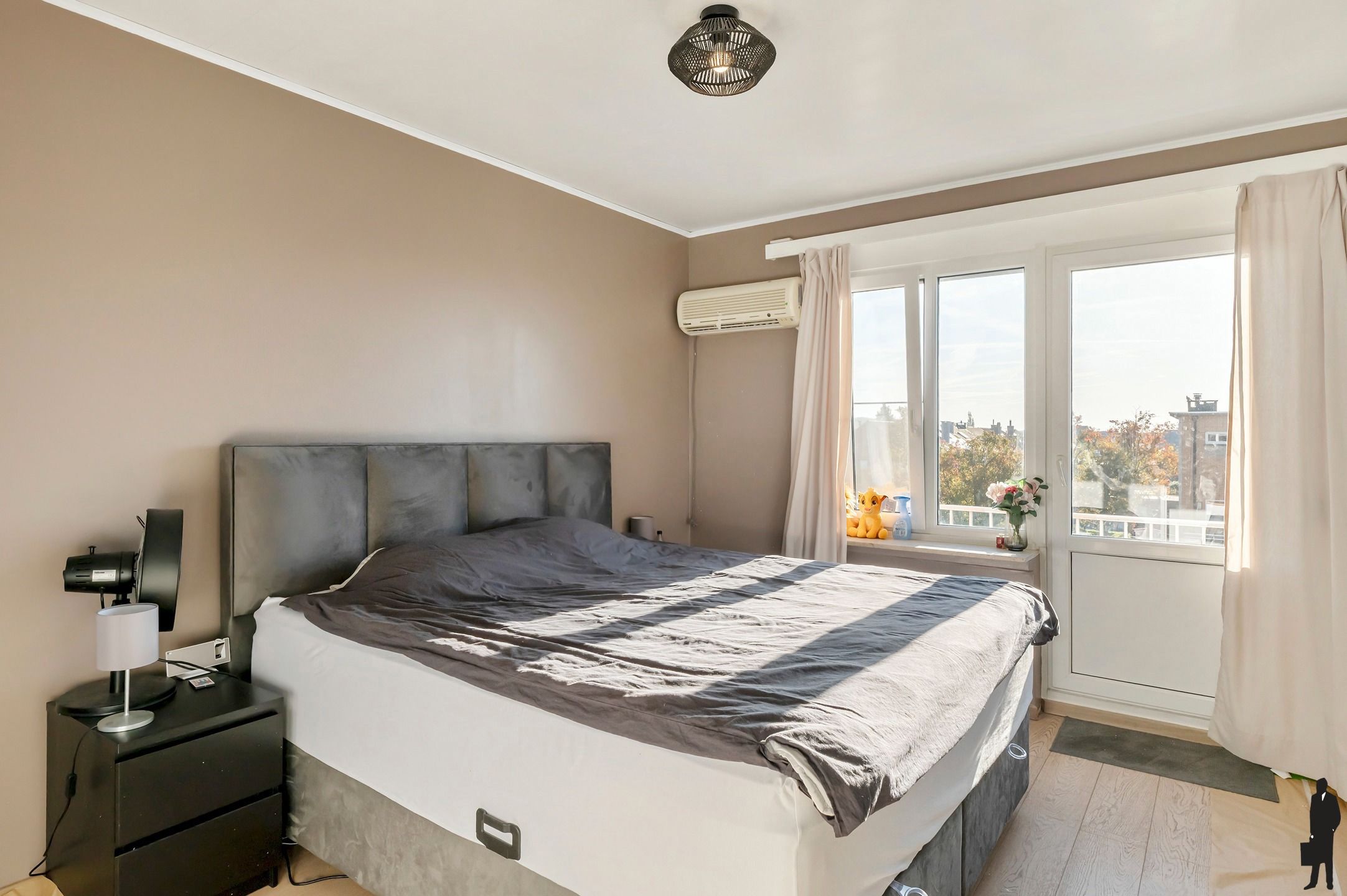 Appartement met terras + garage te Hoevenen! foto 9