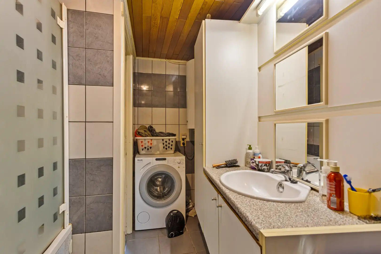 Rustig en groen gelegen woning op een perceel van ca 24a !  foto 7