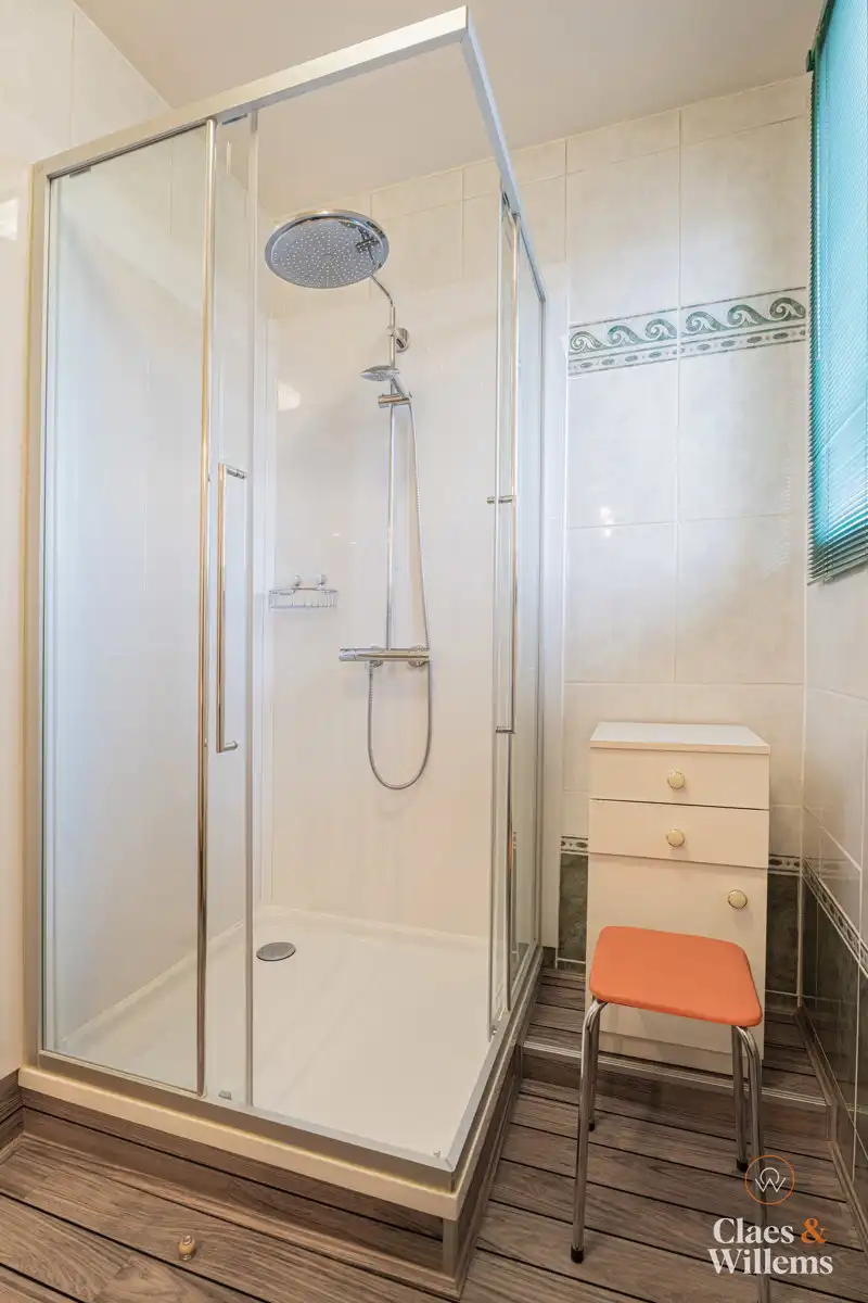 Gezinswoning met garage en airco in Ninove, goed gelegen nabij bus en trein foto 13