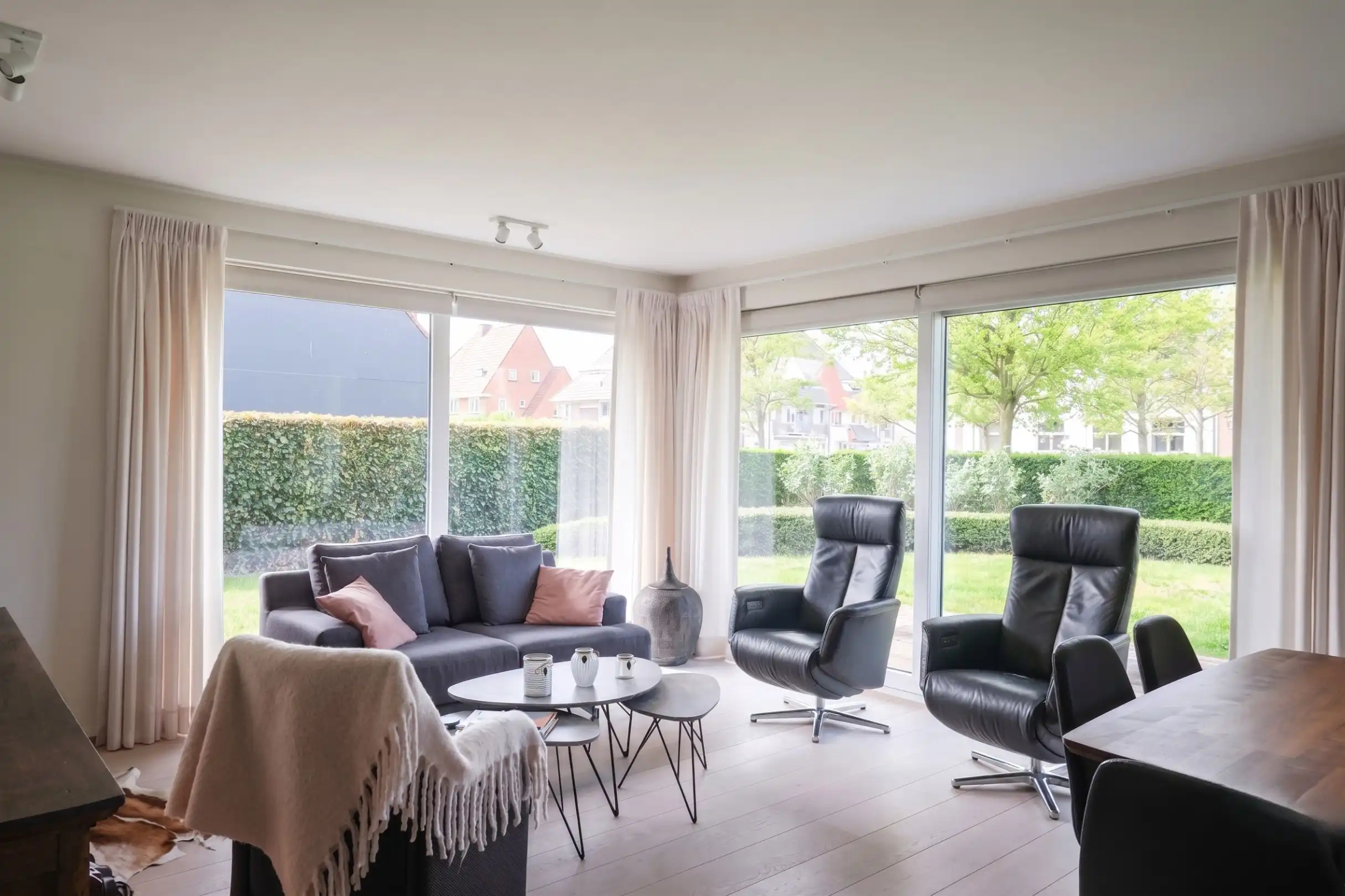 Interessante opbrengsteigendom: verhuurd appartement met tuin en garage in centrum Oostduinkerke foto 5