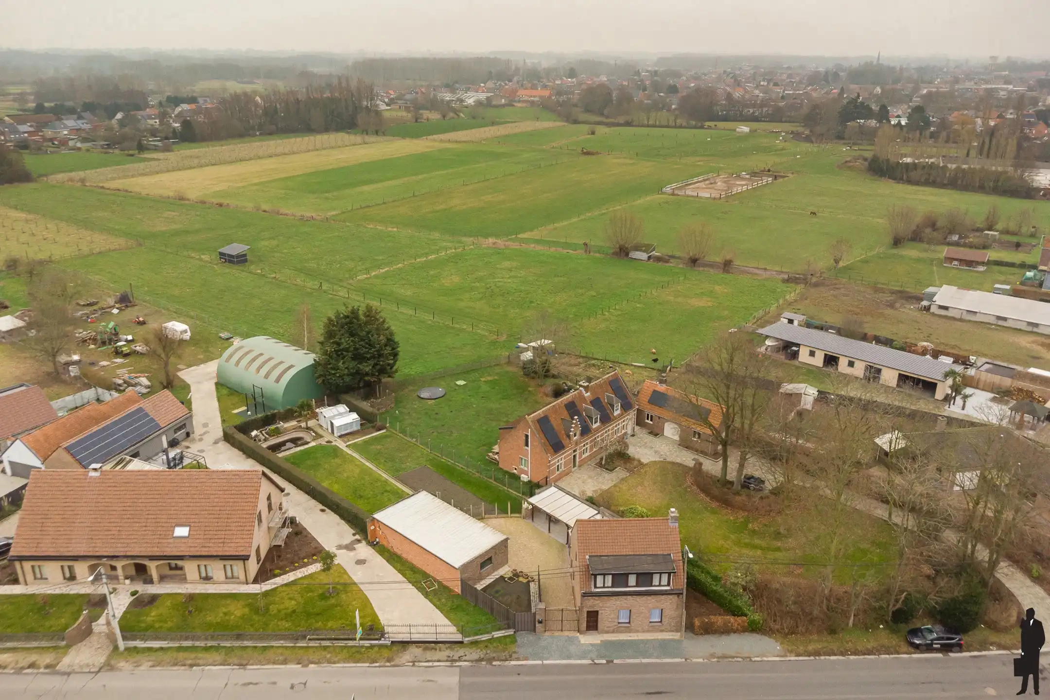 Gezellige woning met tuin en garage in rustige omgeving! foto 2