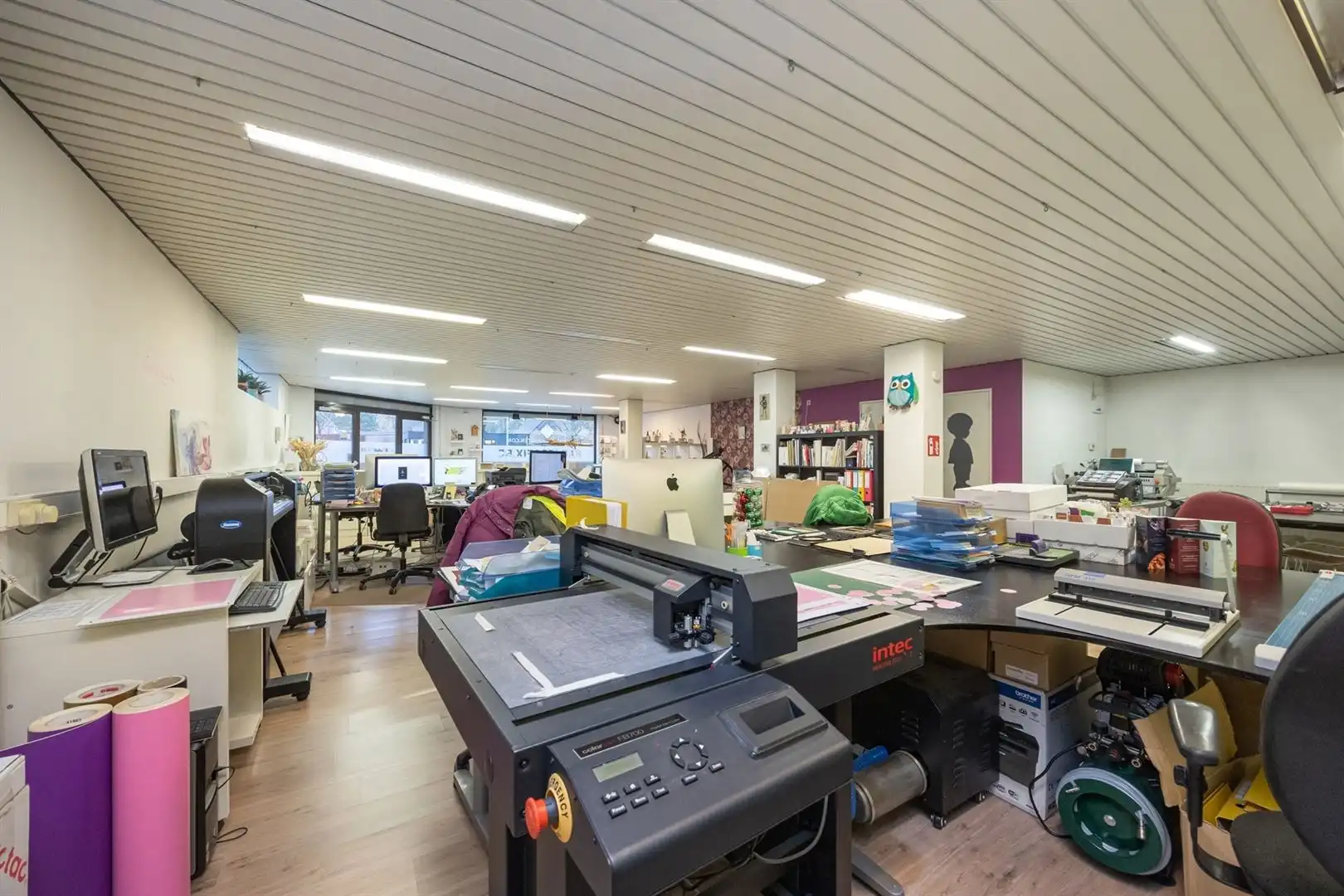 Ruim commercieel gelijkvloers 241m² op toplocatie tegenover AZ Klina foto 11