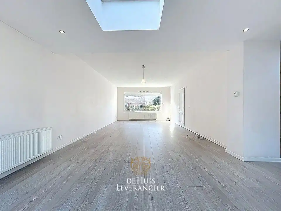 Ruimtelijke rijwoning met tuin en garage in de Altenawijk foto 5