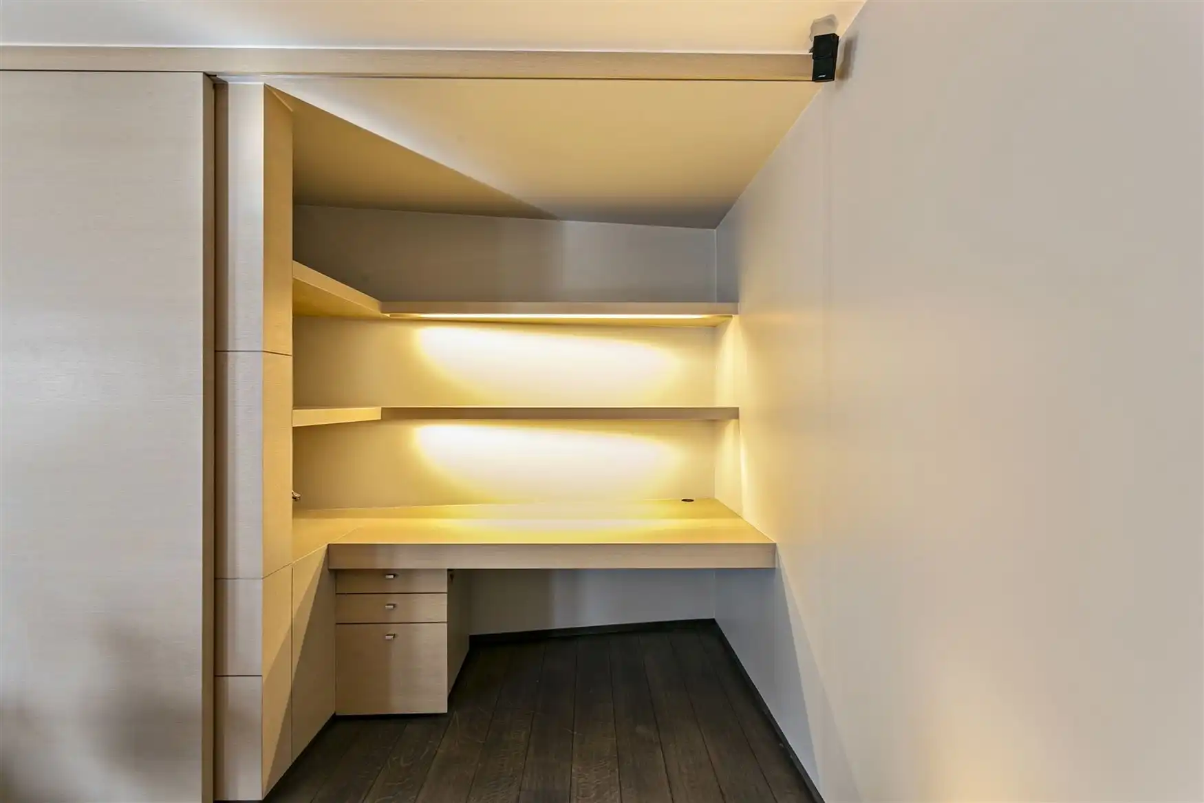 Zeer ruim bemeubeld duplexappartement foto 5