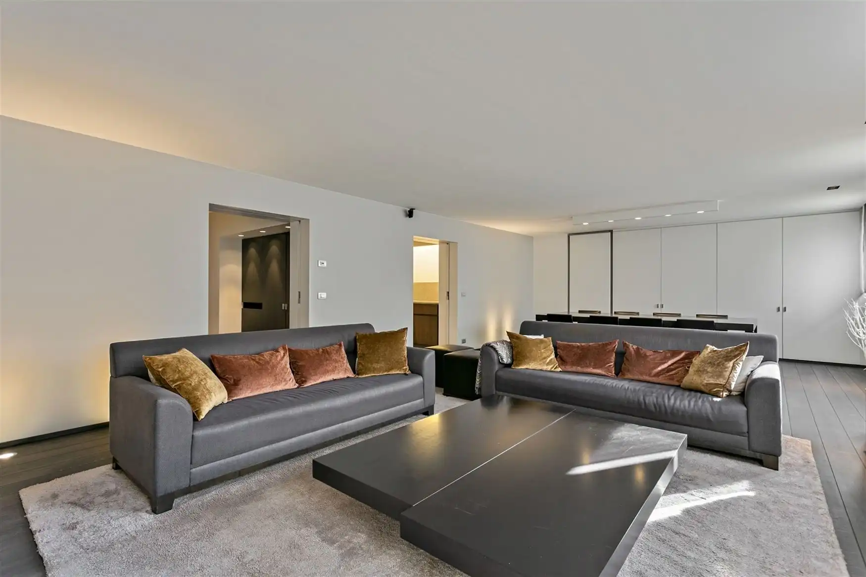 Zeer ruim bemeubeld duplexappartement foto 5