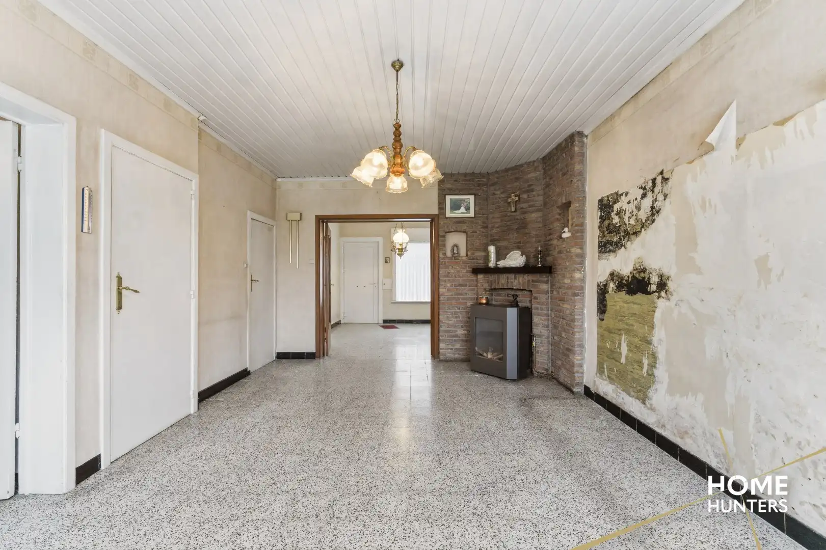 Te renoveren woning met garage en bijgebouw in hartje Poelkapelle! foto 4