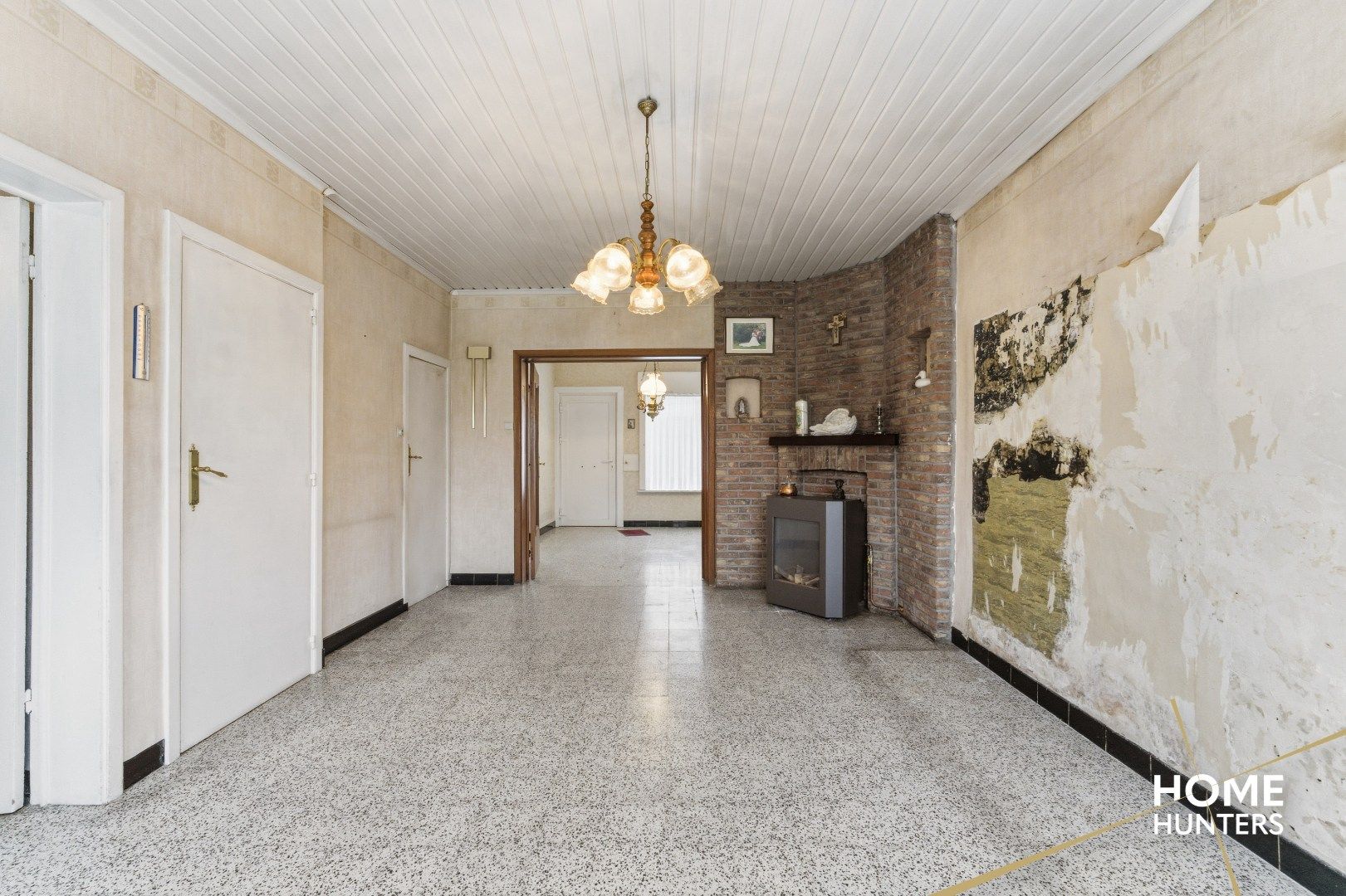 Te renoveren woning met garage en bijgebouw in hartje Poelkapelle! foto 4