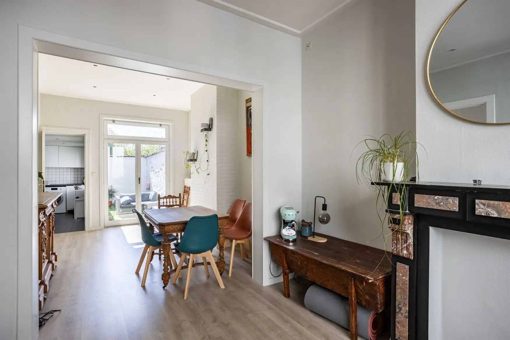 Karakterwoning met hoge plafonds op topligging in Gent foto {{pictureIndex}}