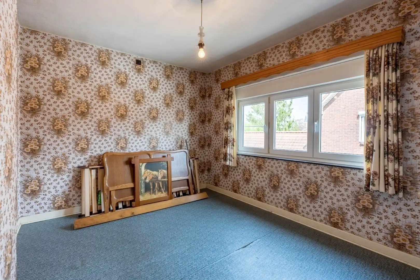 Charmante, te renoveren woning op een perceel van 9a14ca met ruime garage in achtertuin!  foto 18