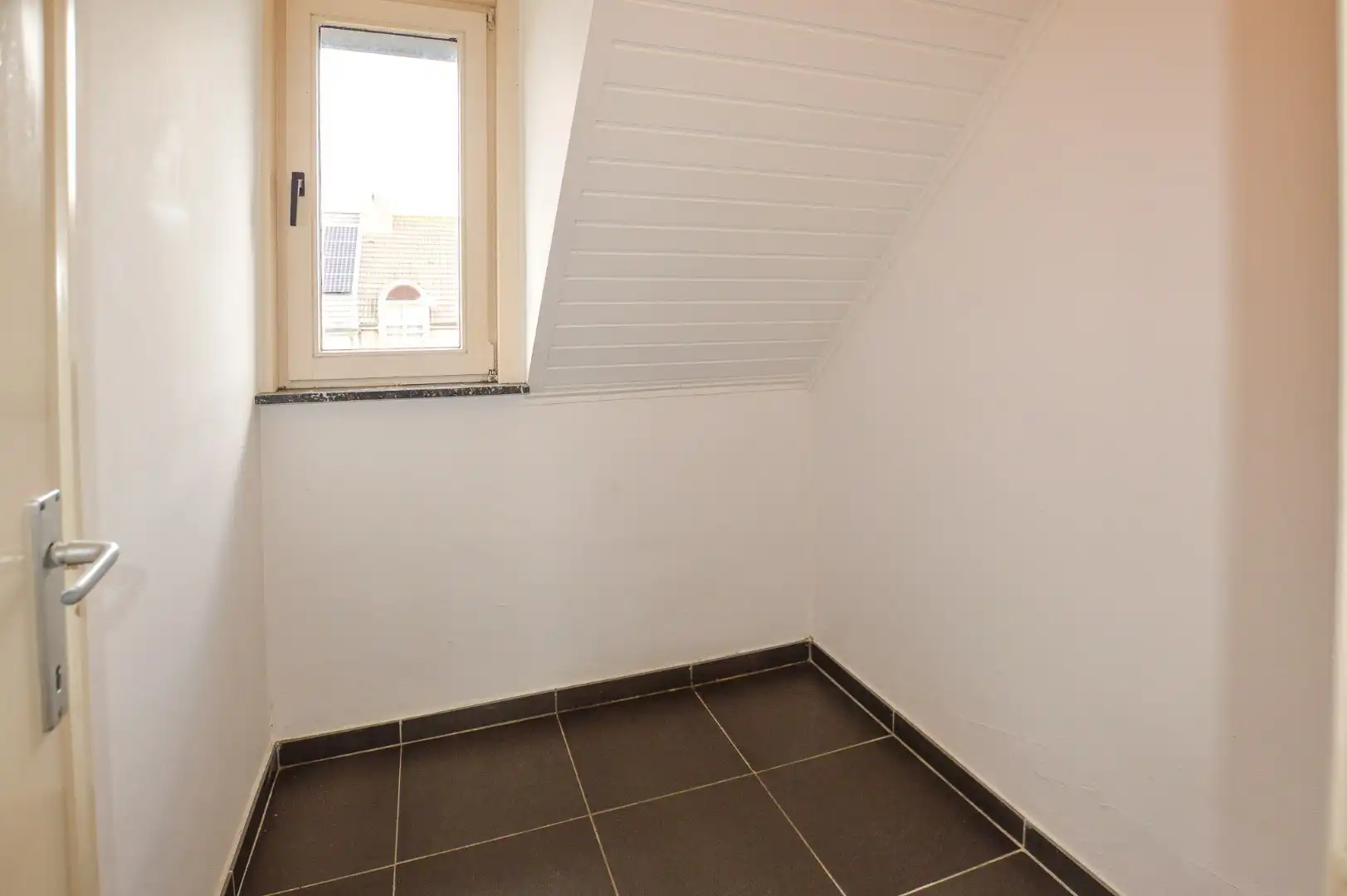 Zeer ruim duplexappartement met 2 slaapkamers te huur te Oostende foto 13