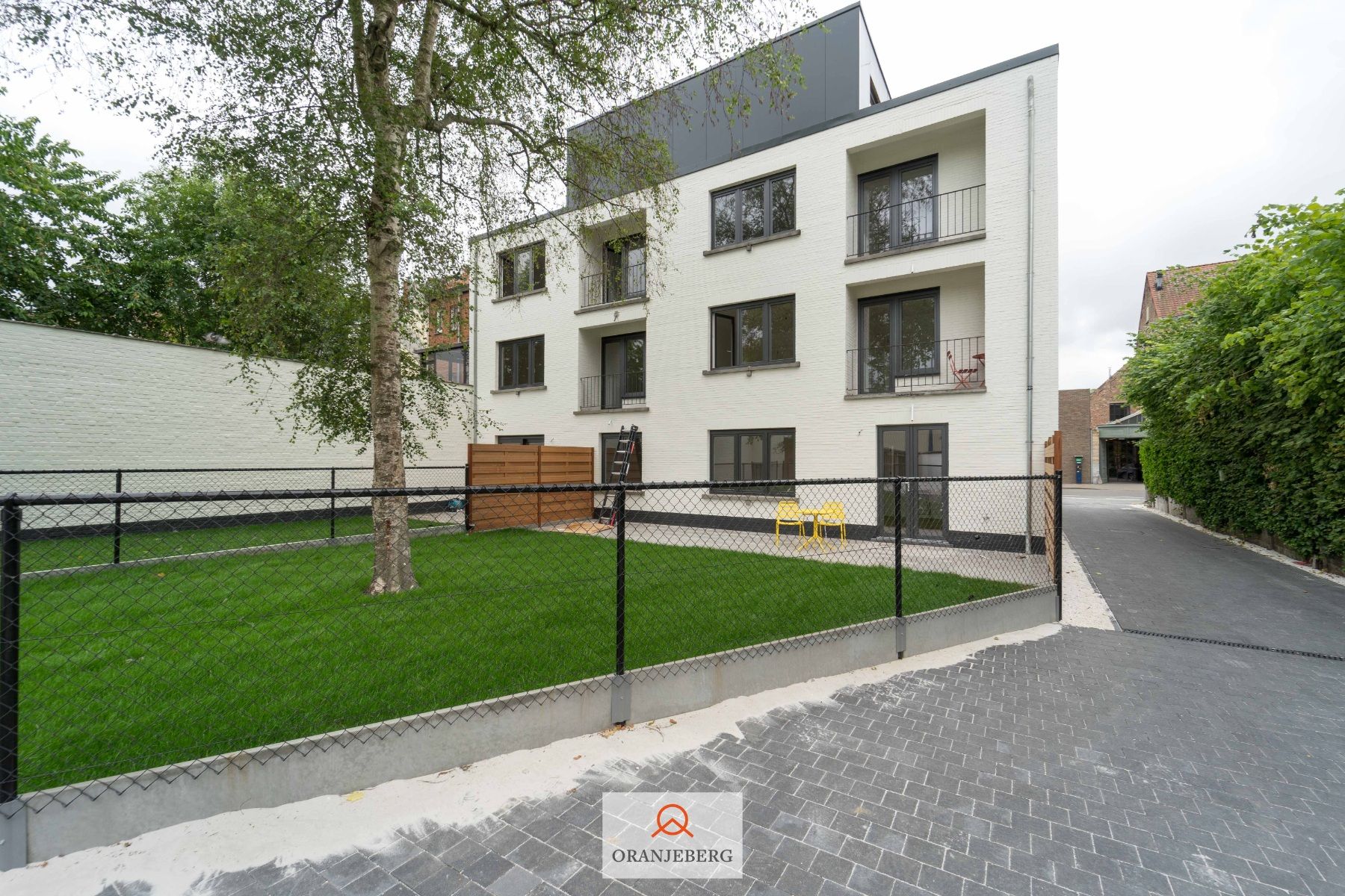 Zonnig 2 slaapkamerappartement met terrasje foto {{pictureIndex}}