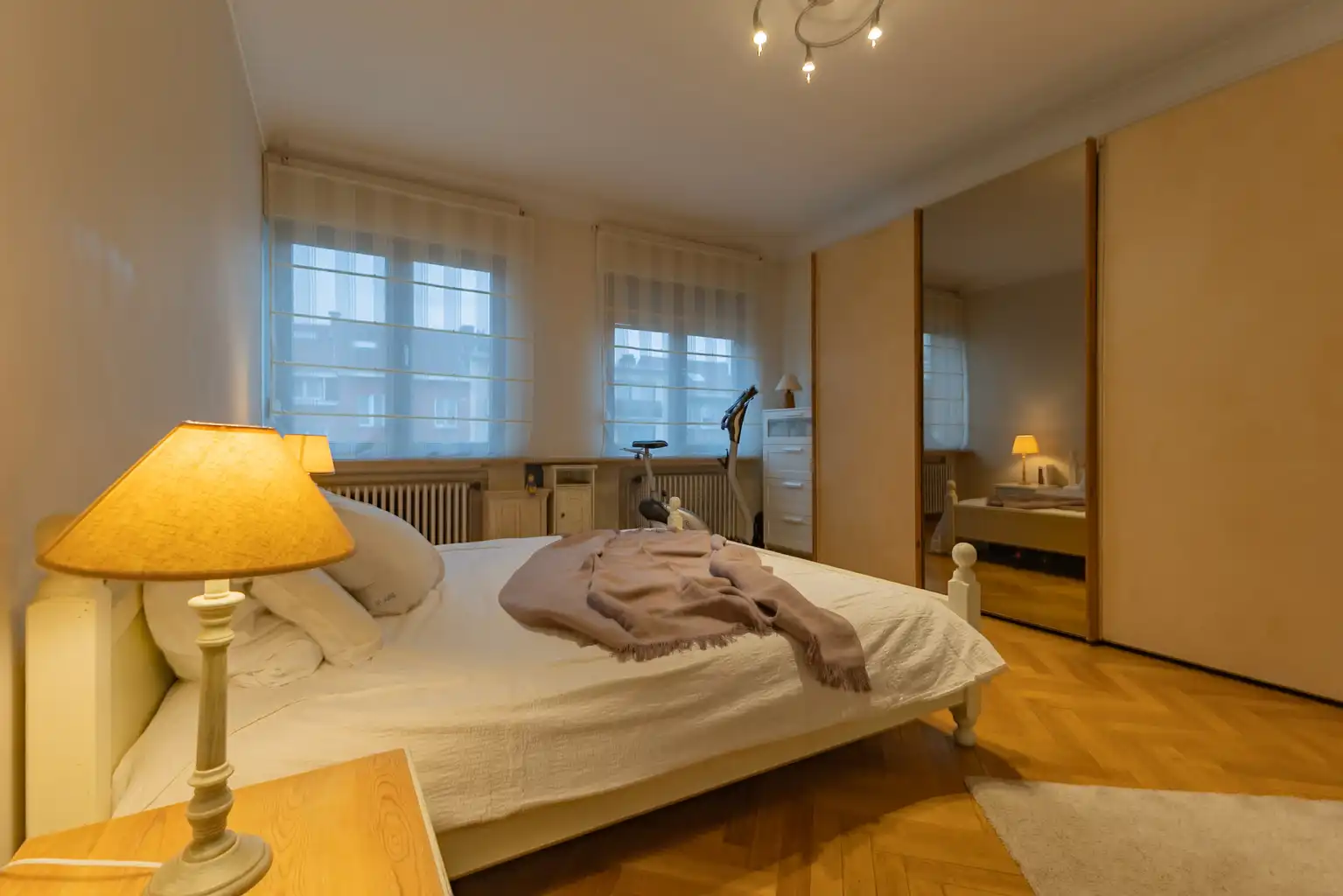 Karaktervolle woning met 4 slpks, garage, bijgebouw en tuin foto 13
