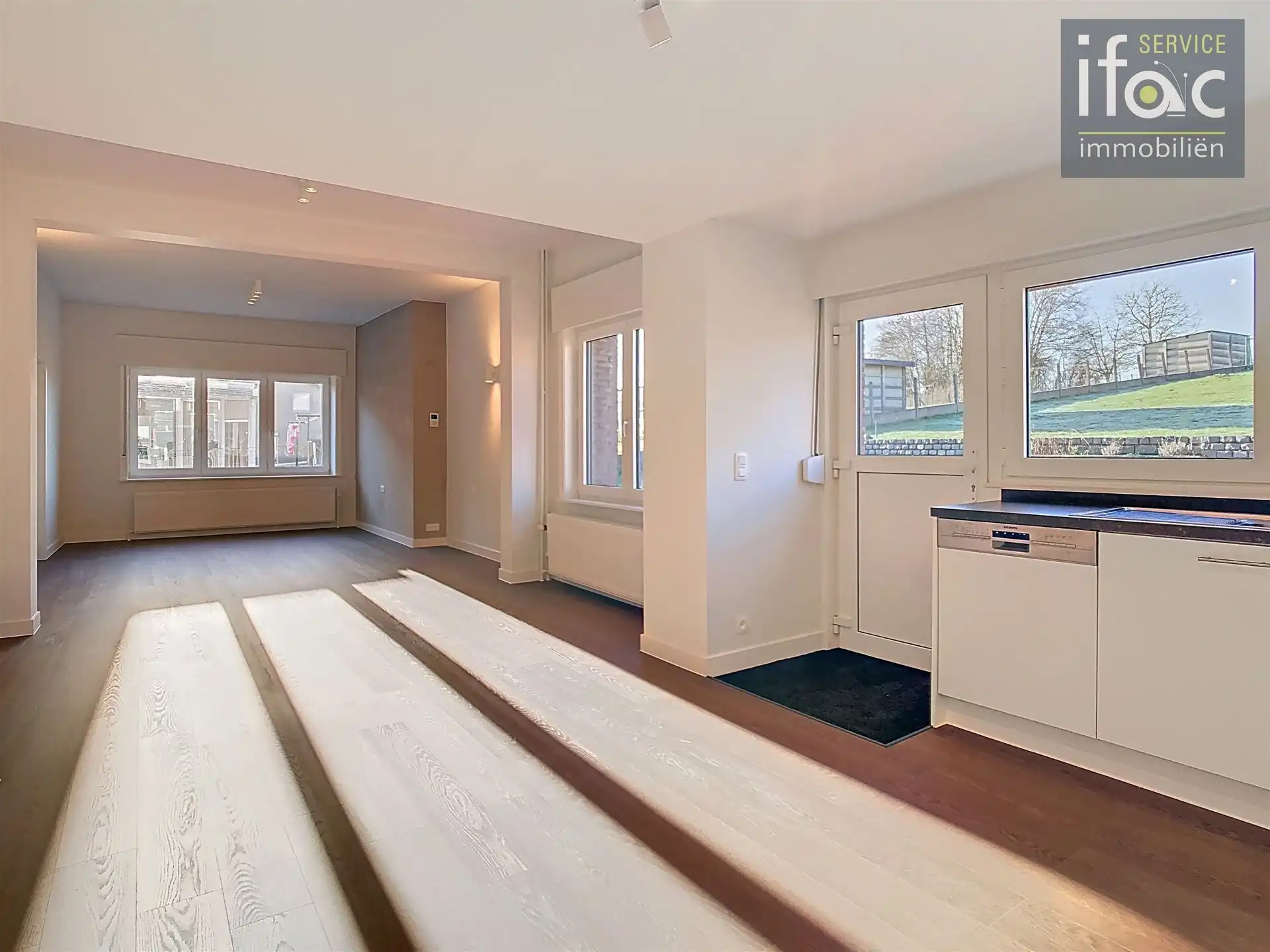 Huis met 4 slaapkamers, tuin en garage foto 8