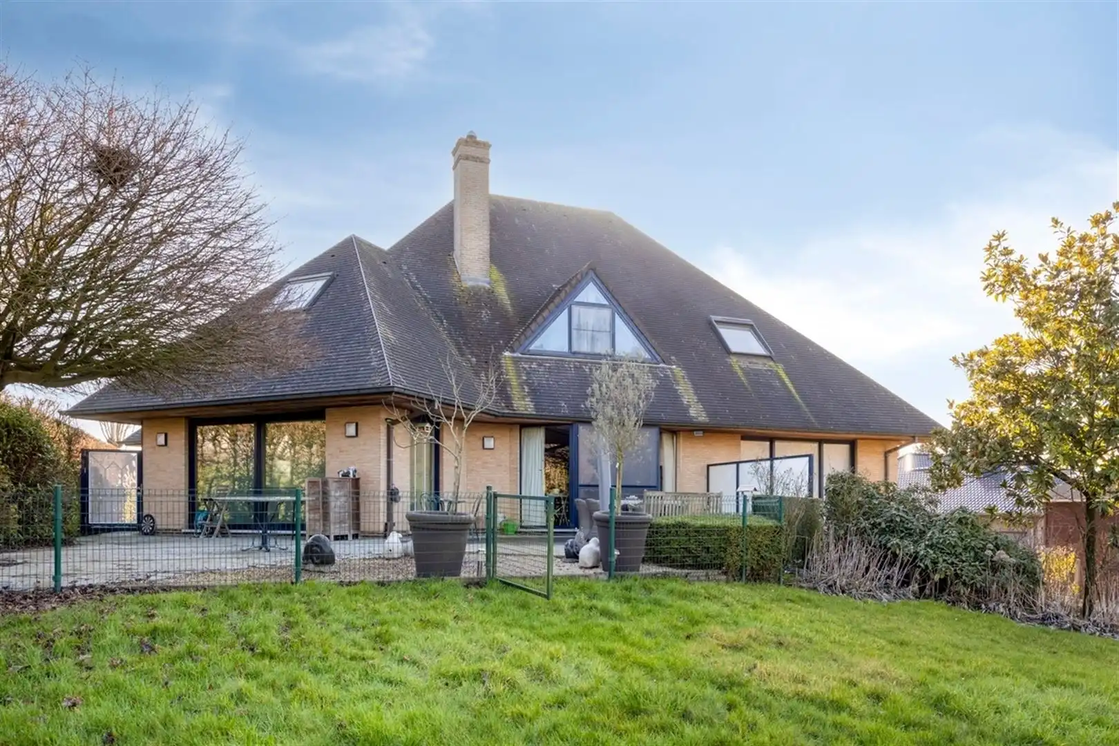 Riante villa voor vrij beroep of kantoor met woonst foto 8