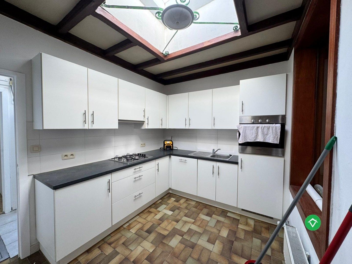 Woning met 2 slaapkamers en garage te Oostende  foto 7