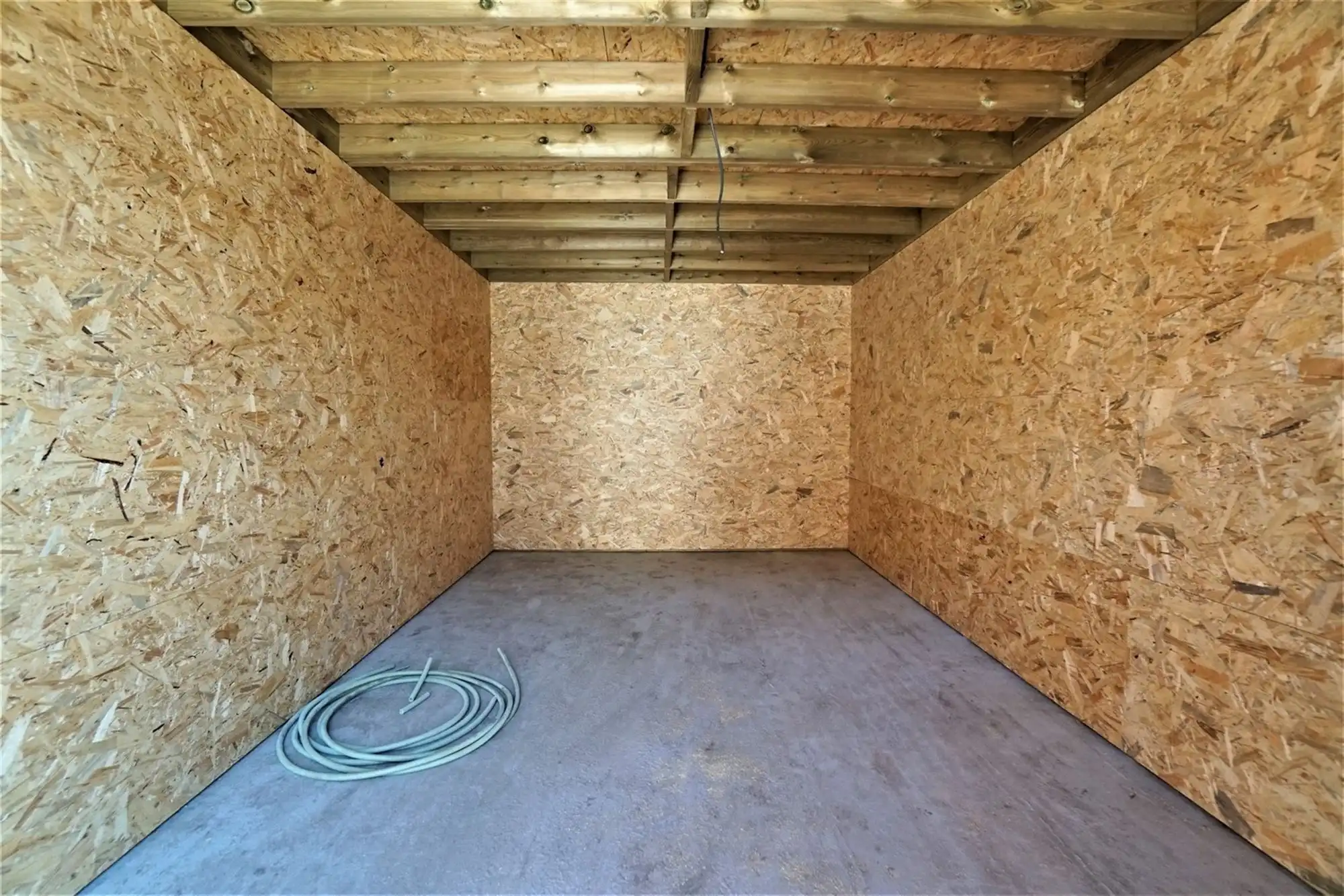 Mooi afgewerkte halfopen woning met 4 slaapkamers en inpandige garage foto 25