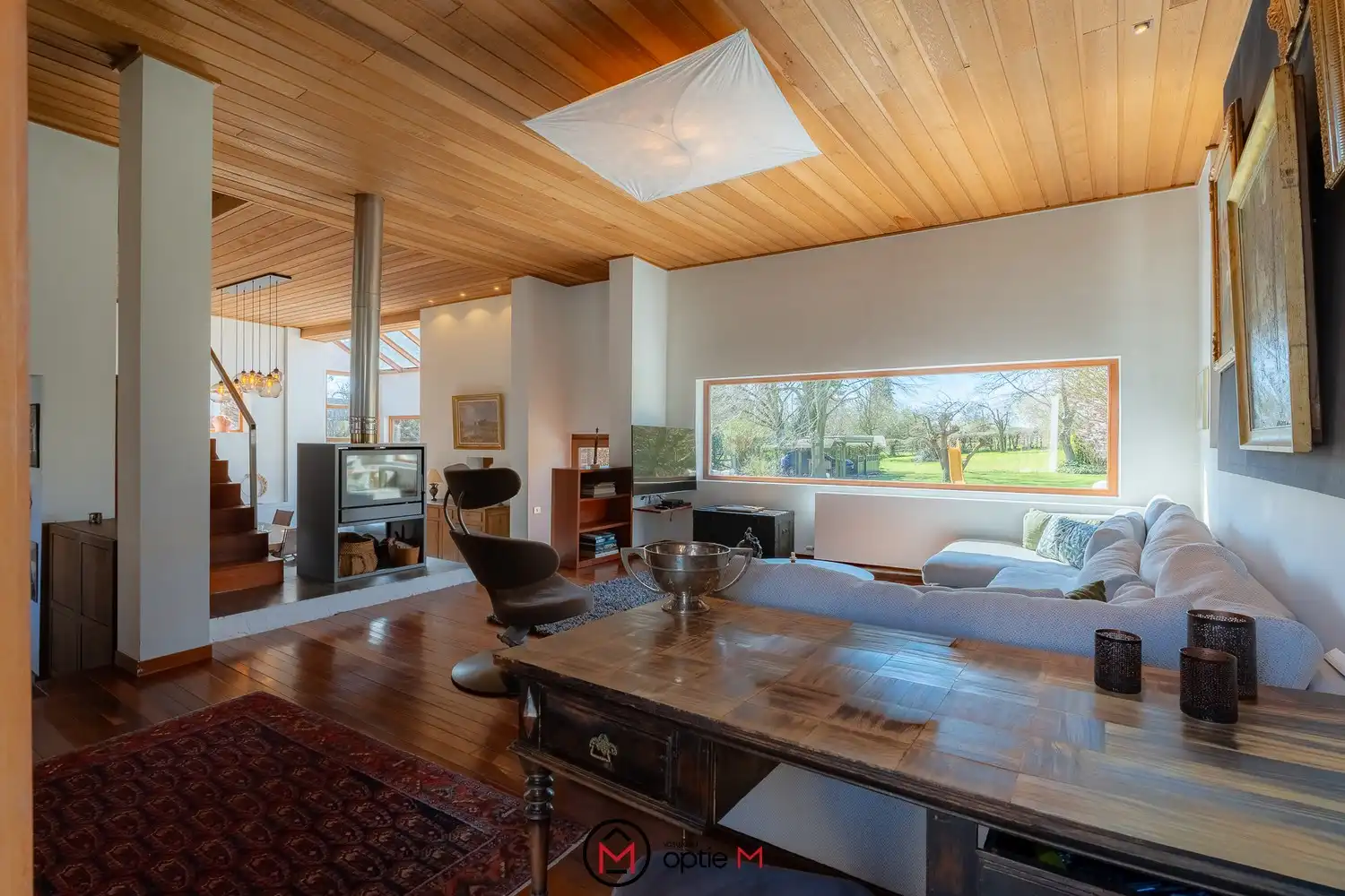 EXCLUSIEVE VIERKANTSHOEVE MET KARAKTER, RUIMTE EN UITZONDERLIJK WOONGEVOEL foto 7