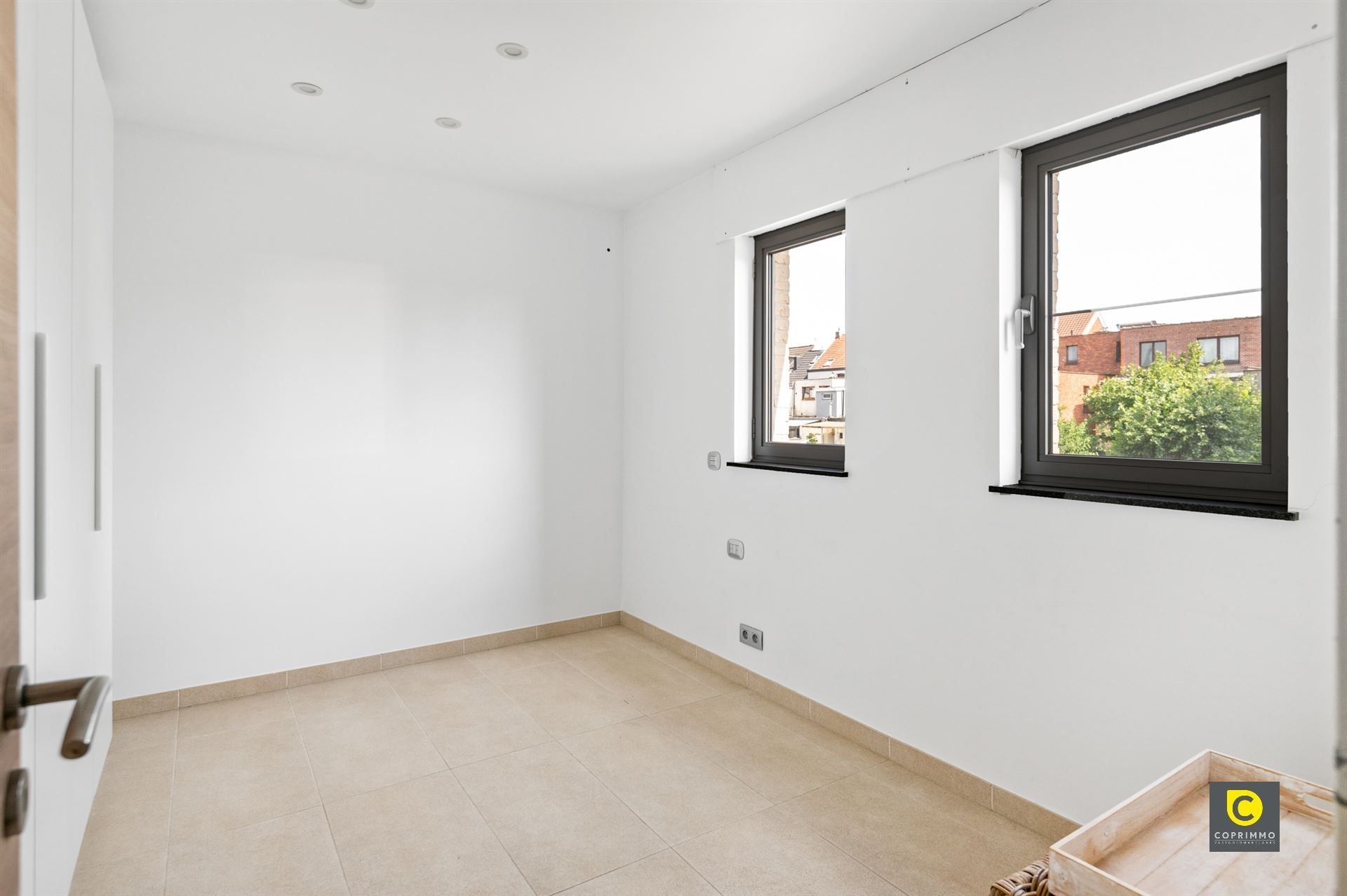 Recente instapklare woning op woonerf foto 14