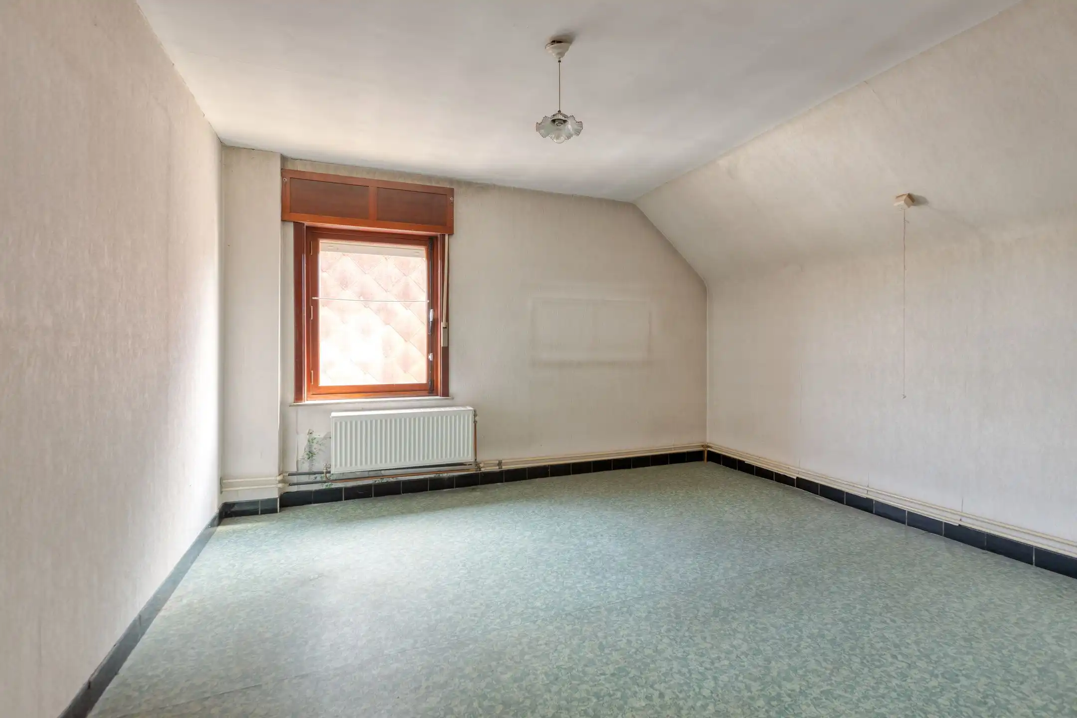 Woning vol potentieel op ruim perceel foto 15
