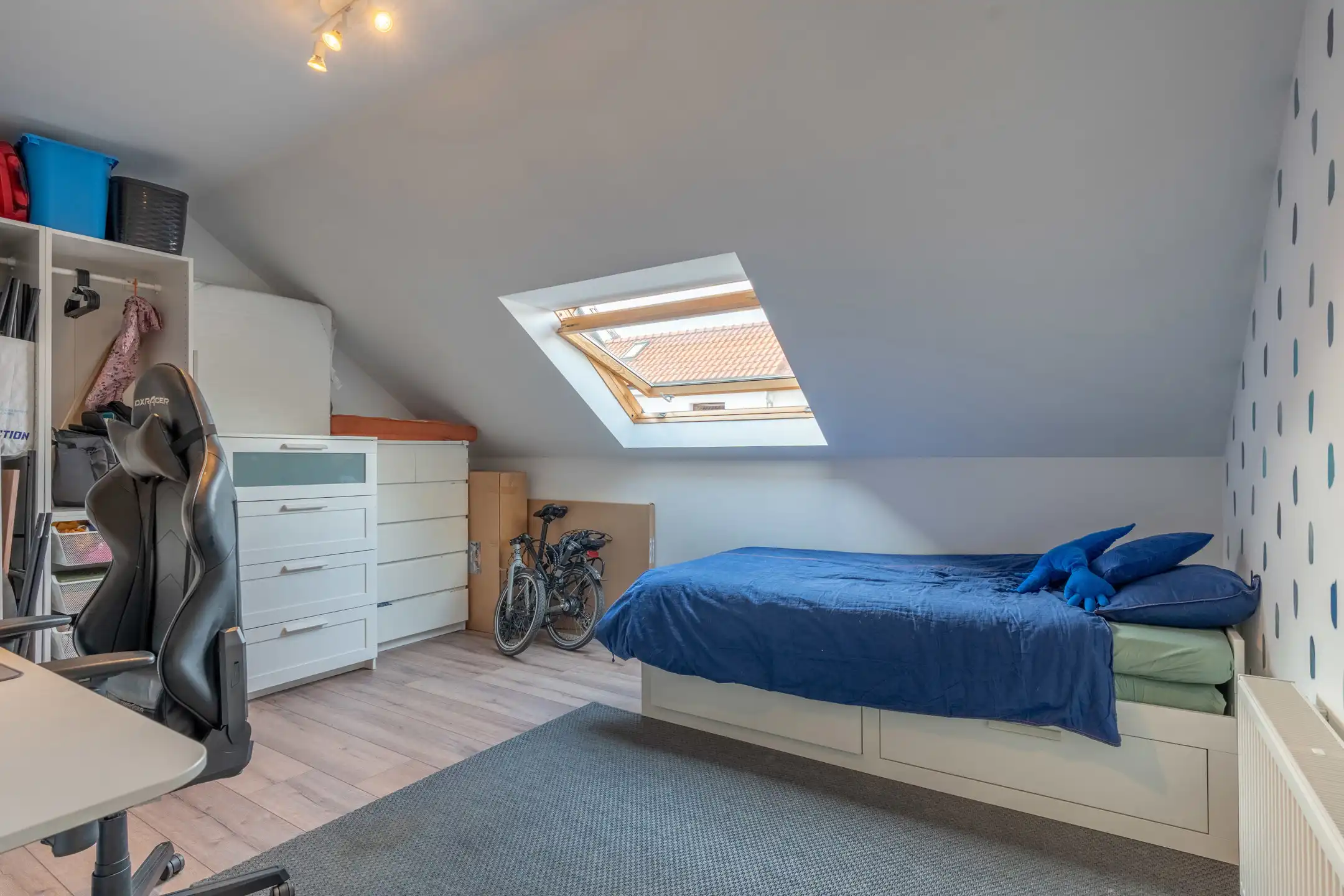 Recent gerenoveerde woning (2023) met 2 slaapkamers en gezellige stadstuin. foto 18