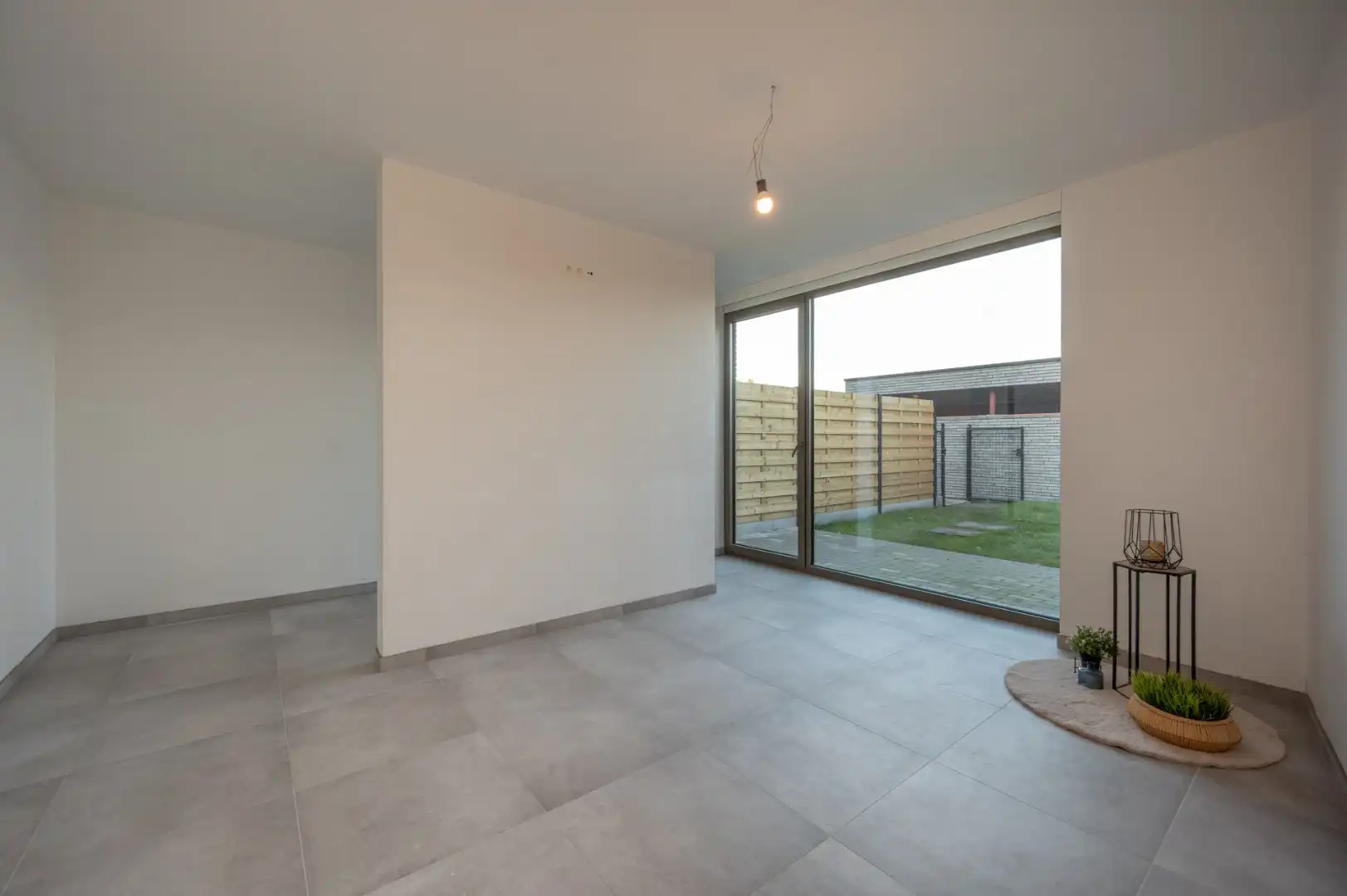 Ruime nieuwbouwappartement met  terras en tuintje! foto 8