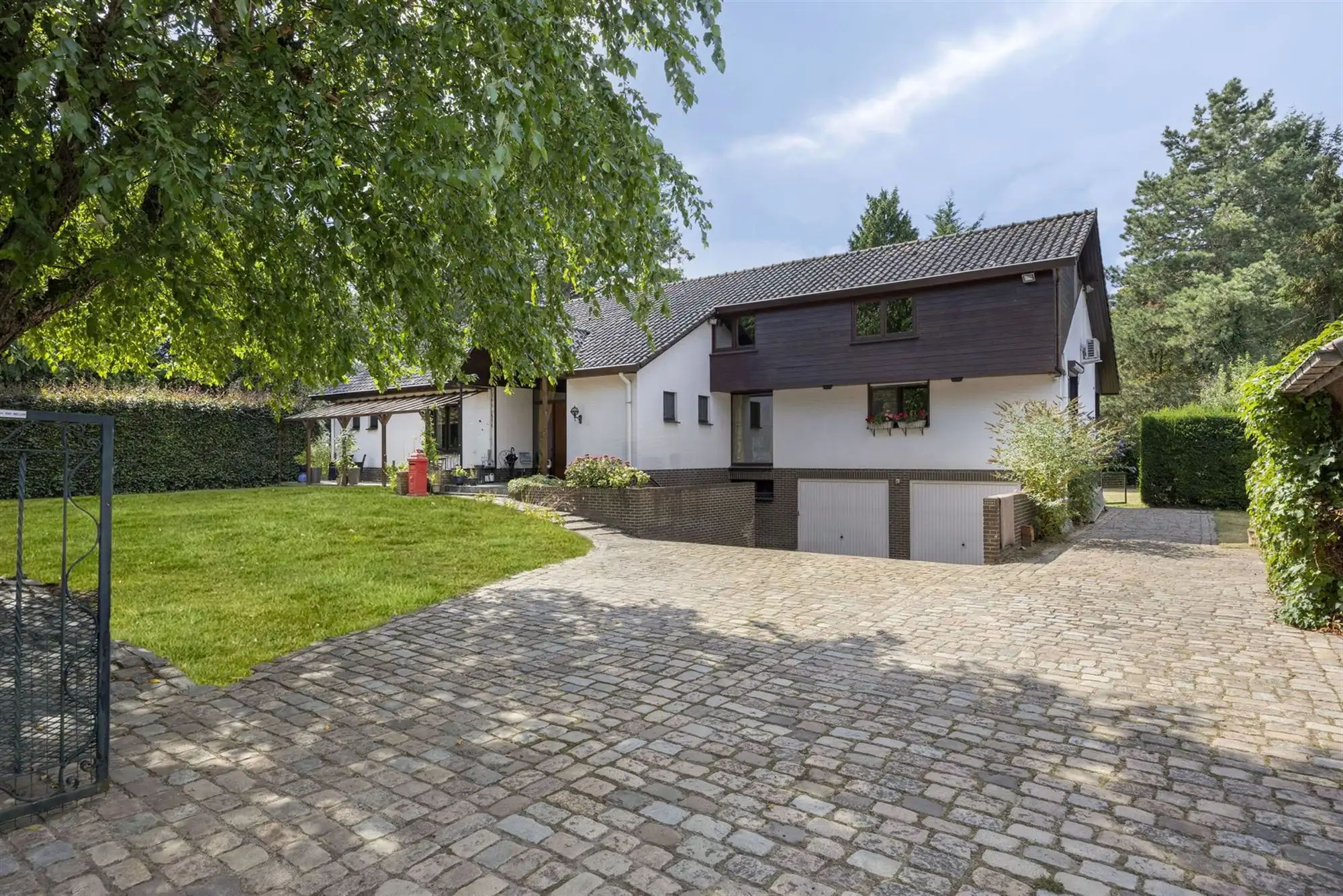 Verrassend ruime villa met klasse in een groene omgeving foto 2