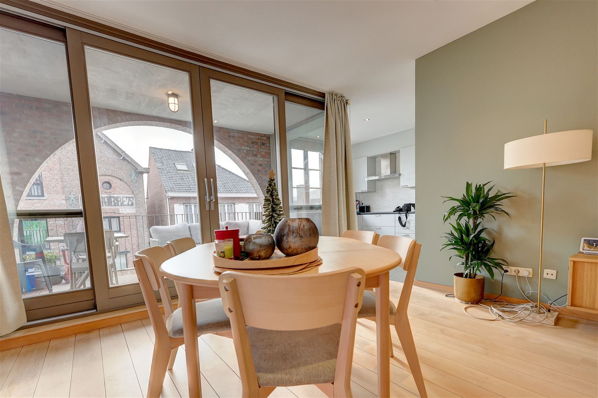 Appartement met twee slaapkamers en terras foto 4